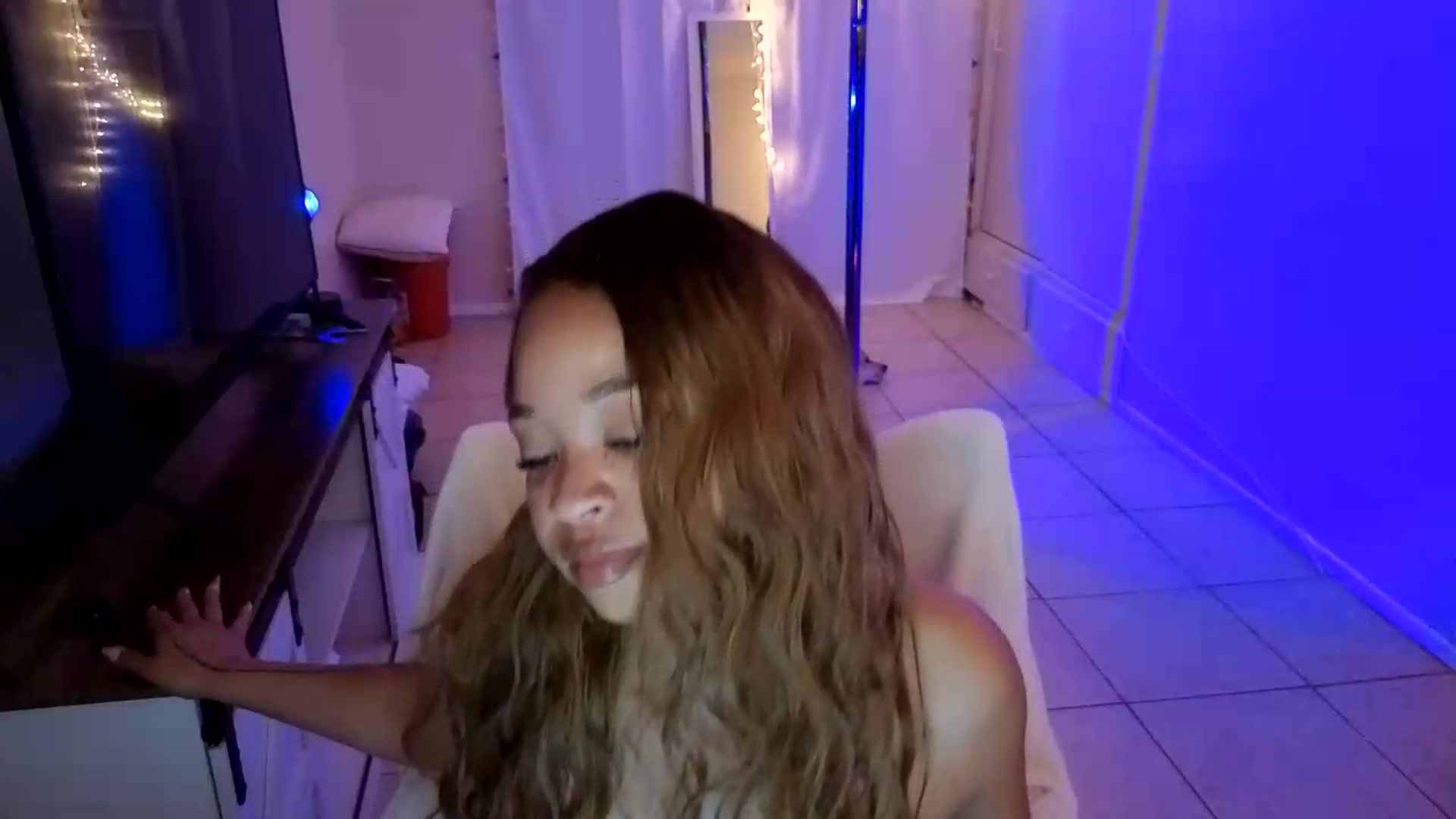 Gallery image thumbnail from MelissaGee's myfreecams stream on, 09/01/2026, 16:25 image 8 of 20