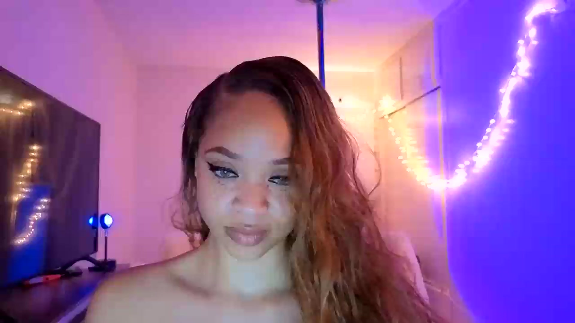 Gallery image thumbnail from MelissaGee's myfreecams stream on, 09/04/2026, 22:57 image 15 of 20