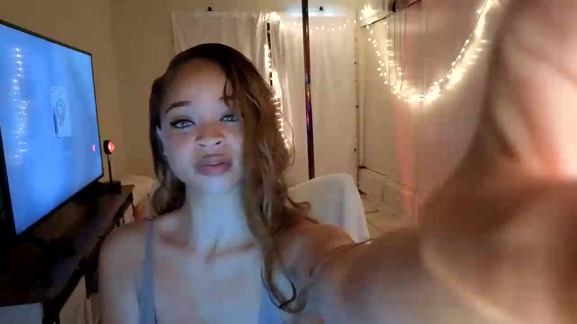 Gallery image thumbnail from MelissaGee's myfreecams stream on, 09/07/2026, 21:43 image 6 of 20