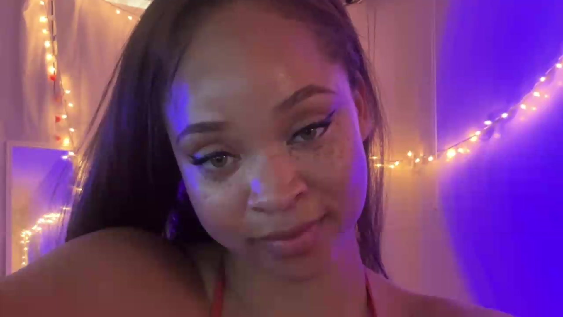 Gallery image thumbnail from MelissaGee's myfreecams stream on, 09/11/2026, 21:09 image 14 of 20