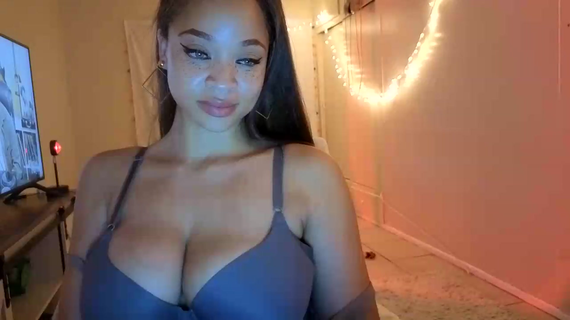 Gallery image thumbnail from MelissaGee's myfreecams stream on, 09/13/2026, 01:26 image 17 of 20