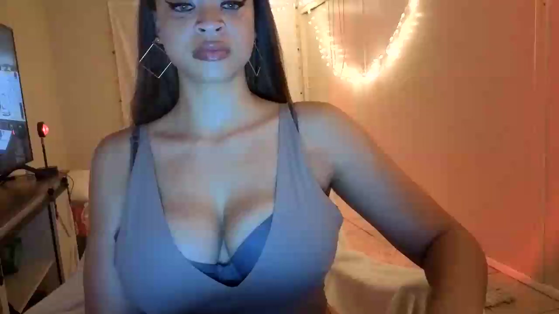 Gallery image thumbnail from MelissaGee's myfreecams stream on, 09/13/2026, 01:26 image 1 of 20