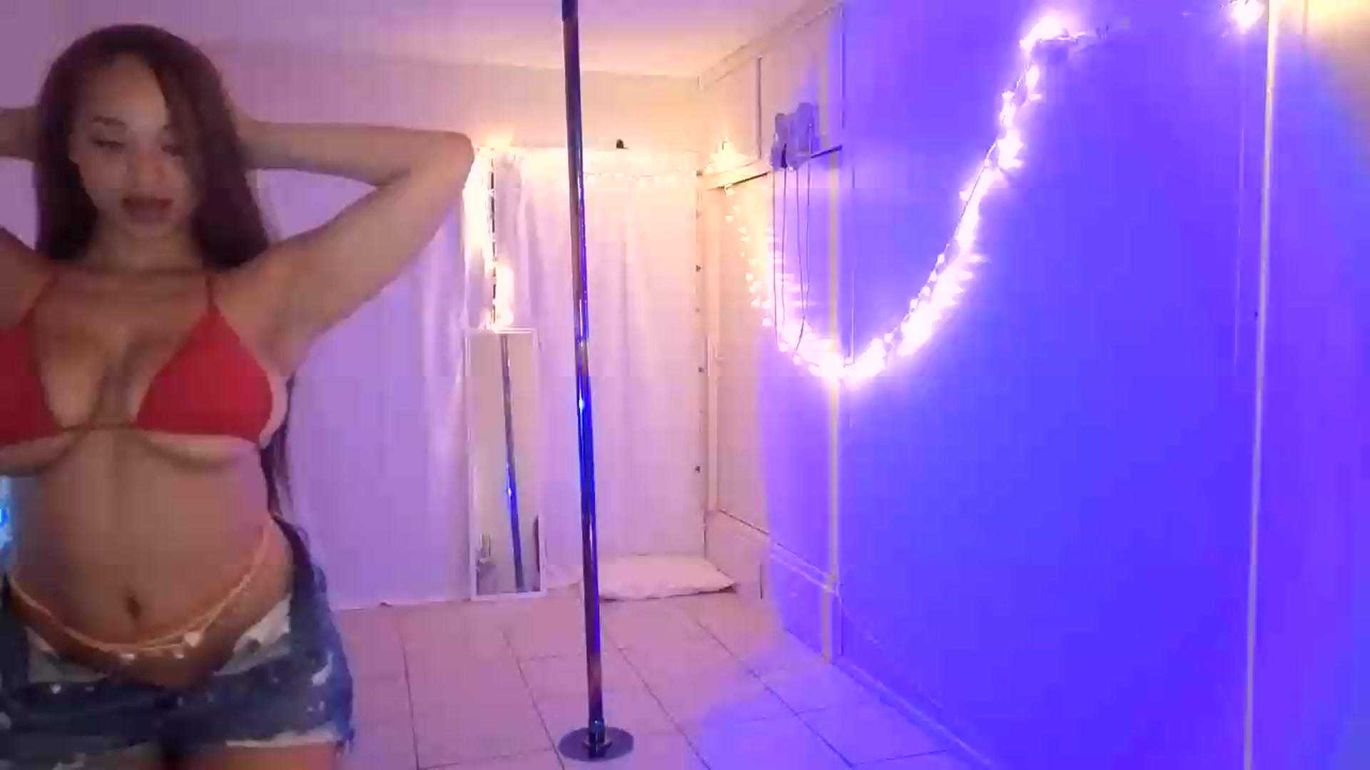 Gallery image thumbnail from MelissaGee's myfreecams stream on, 09/13/2026, 16:35 image 9 of 20