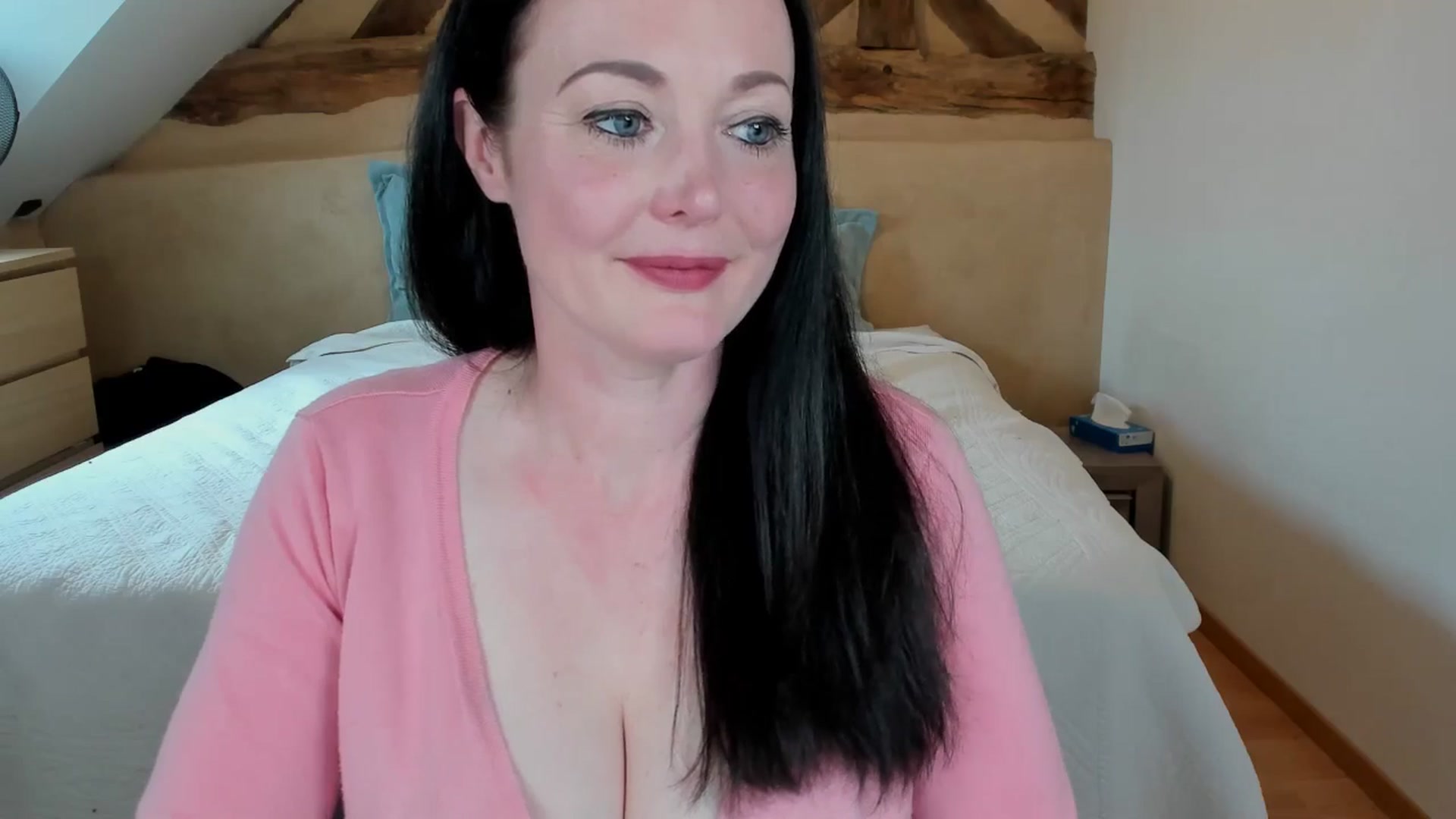 Gallery image thumbnail from MelissaLauren's myfreecams stream on, 05/26/2025, 13:36 image 4 of 20
