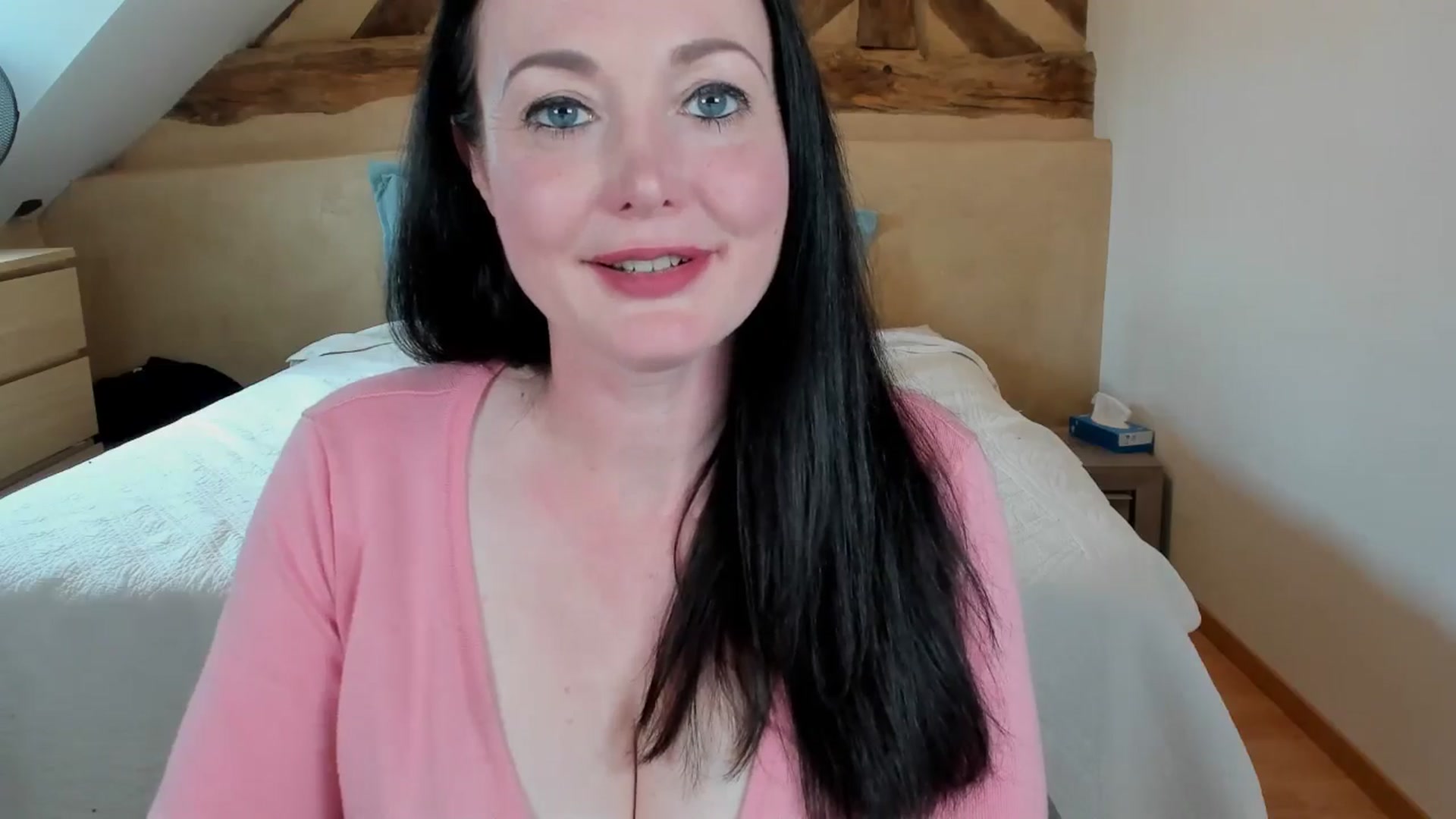 Gallery image thumbnail from MelissaLauren's myfreecams stream on, 05/26/2025, 13:36 image 5 of 20