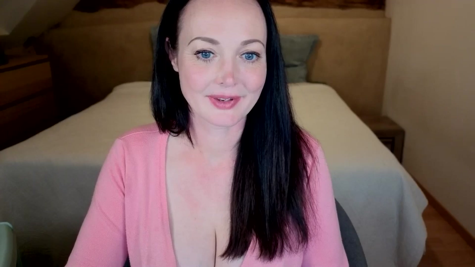 Gallery image thumbnail from MelissaLauren's myfreecams stream on, 10/26/2025, 17:07 image 8 of 20