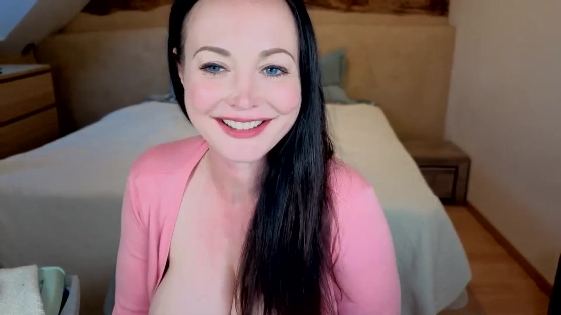Gallery image thumbnail from MelissaLauren's myfreecams stream on, 11/04/2025, 16:18 image 11 of 20