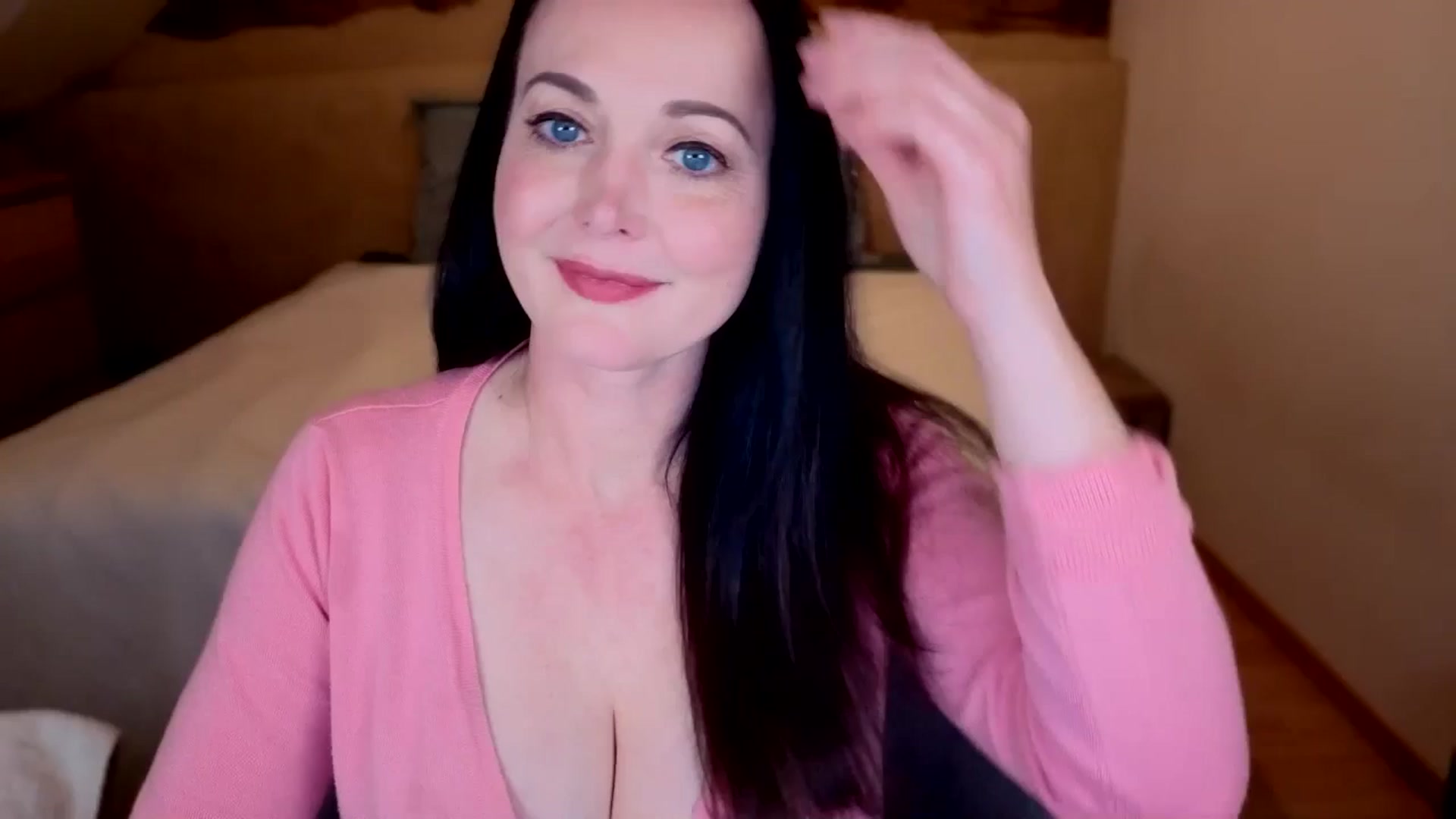 Gallery image thumbnail from MelissaLauren's myfreecams stream on, 11/20/2025, 20:17 image 1 of 20