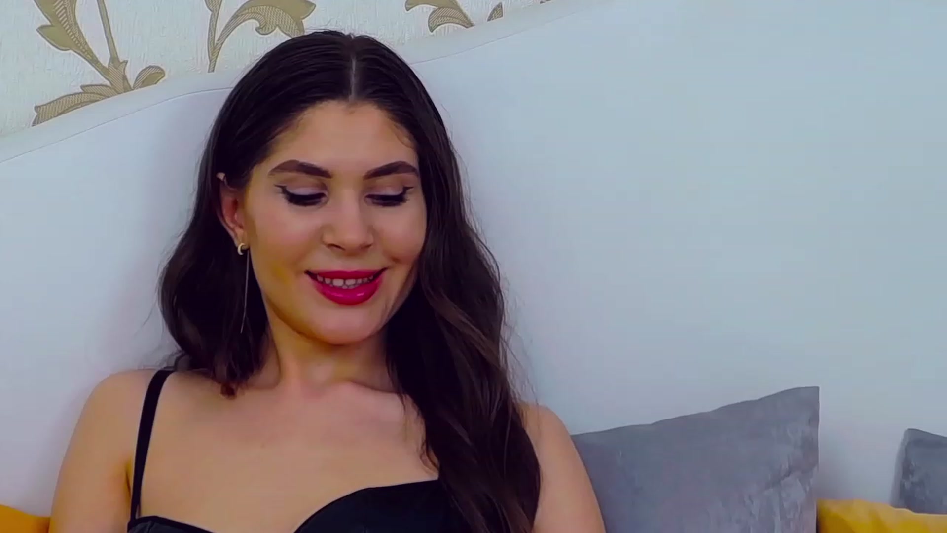 Gallery image thumbnail from MelissaLuiz's myfreecams stream on, 03/13/2023, 17:29 image 10 of 20
