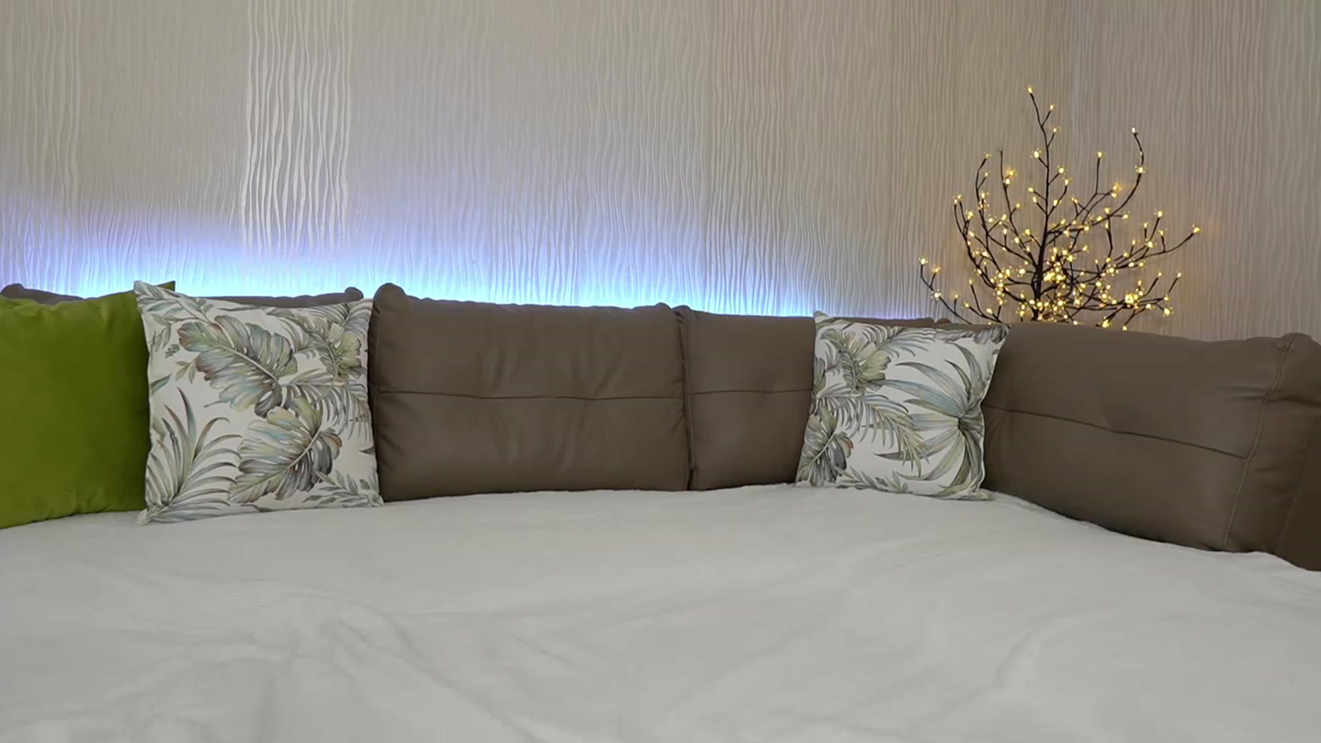 Gallery image thumbnail from Melissa_90's myfreecams stream on, 08/23/2023, 19:34 image 10 of 20