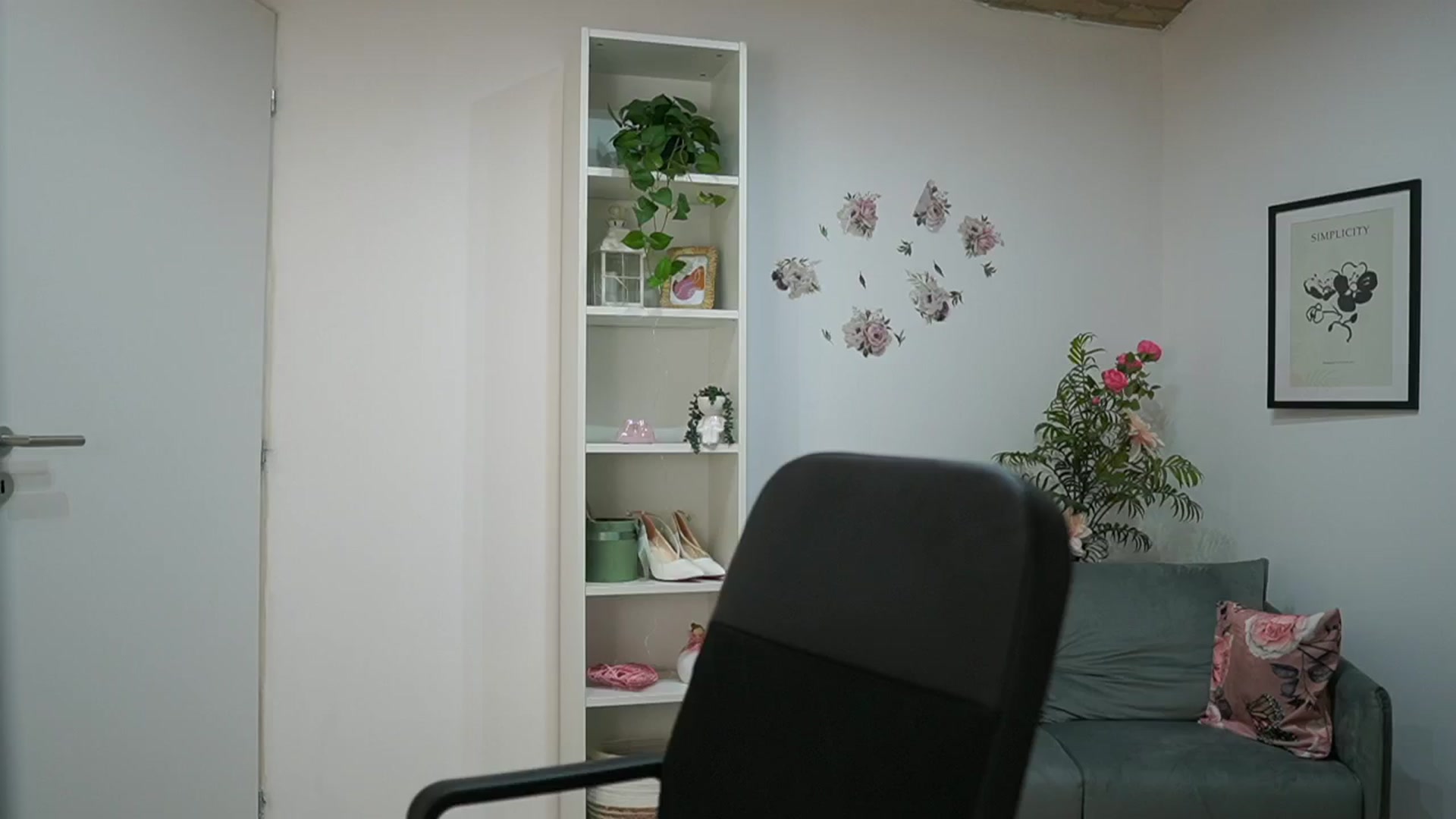 Gallery image thumbnail from Melissa__More's myfreecams stream on, 05/31/2024, 12:43 image 9 of 20