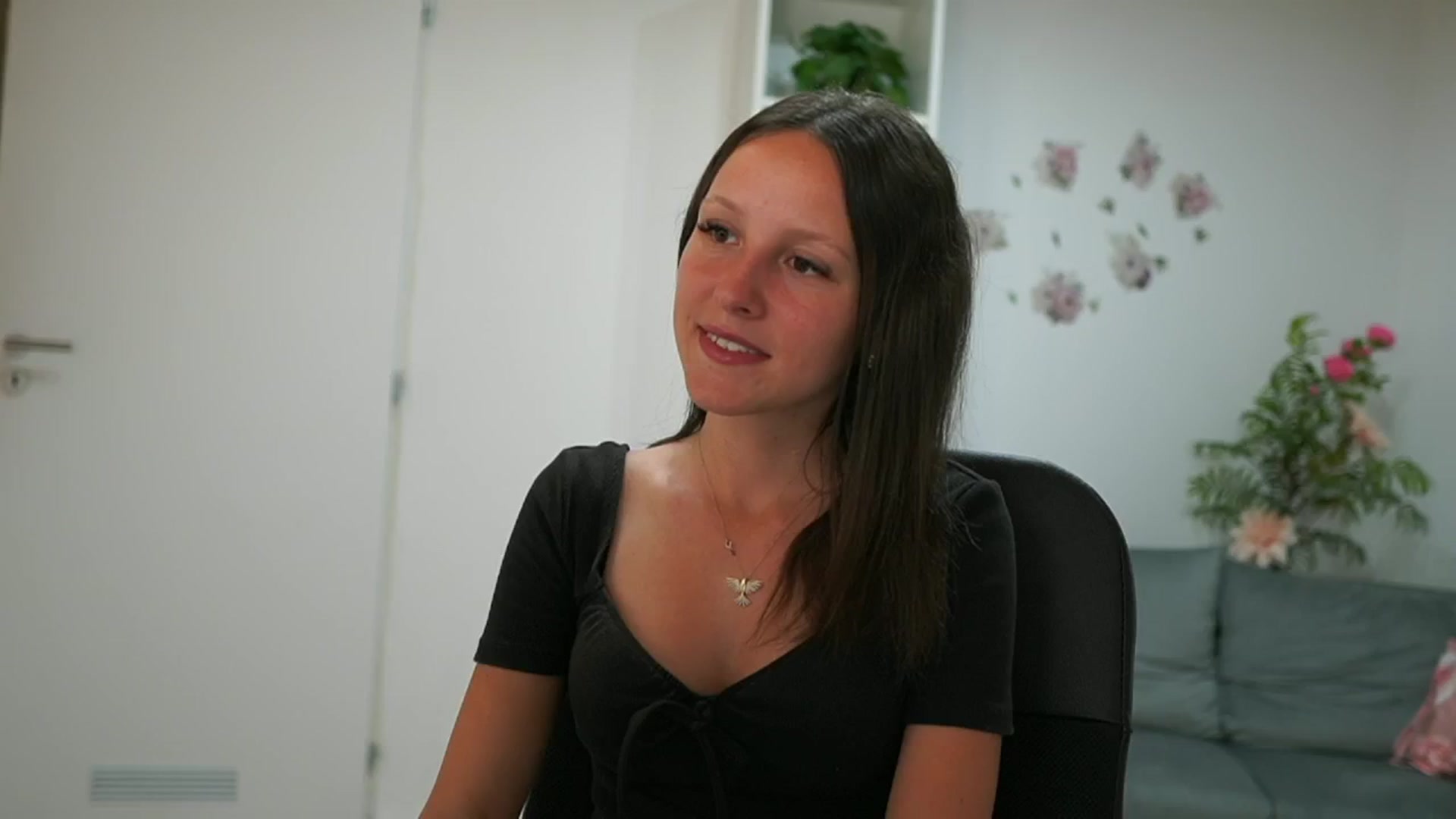 Gallery image thumbnail from Melissa__More's myfreecams stream on, 06/20/2024, 08:18 image 12 of 20