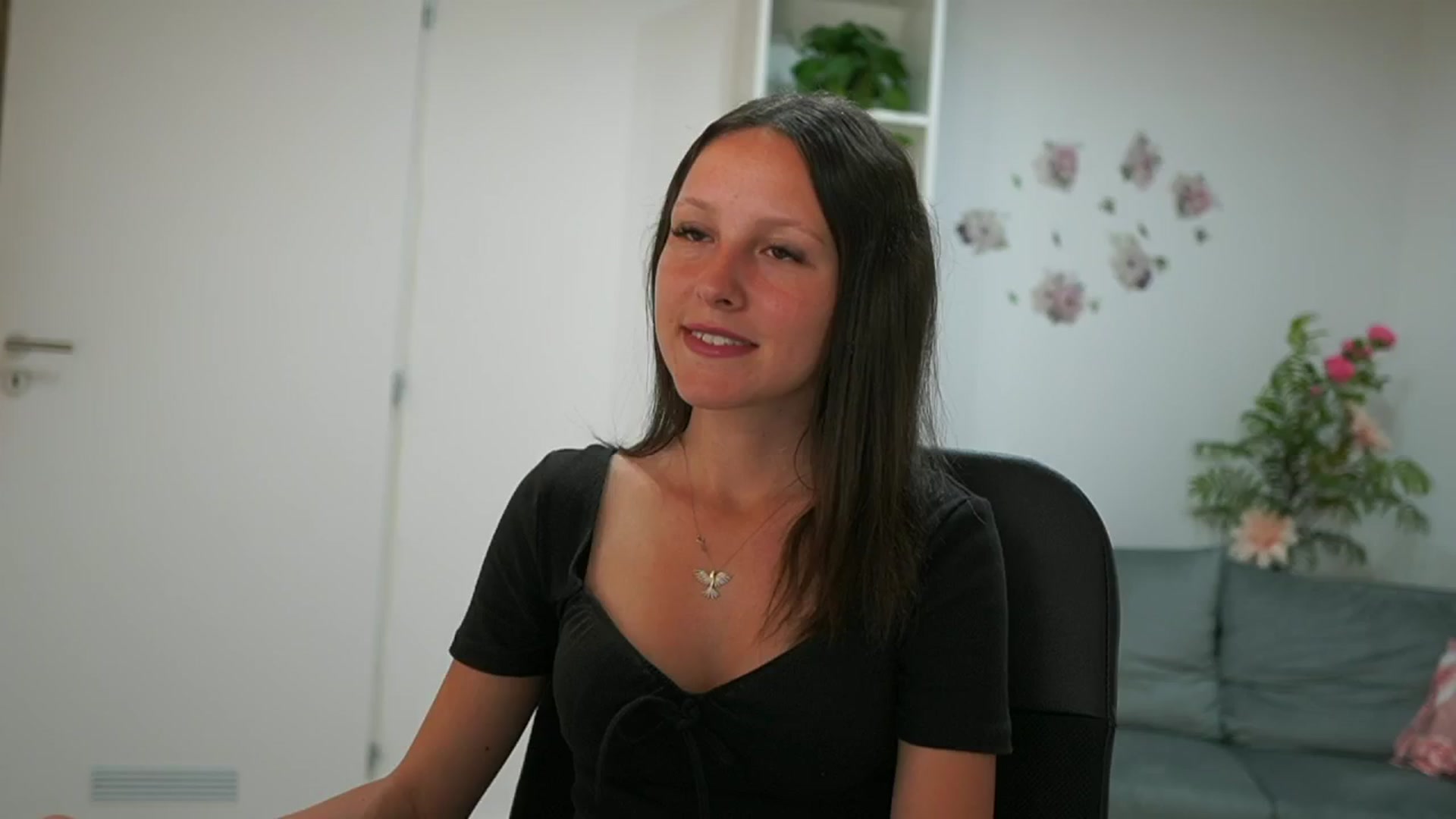 Gallery image thumbnail from Melissa__More's myfreecams stream on, 06/20/2024, 08:18 image 7 of 20