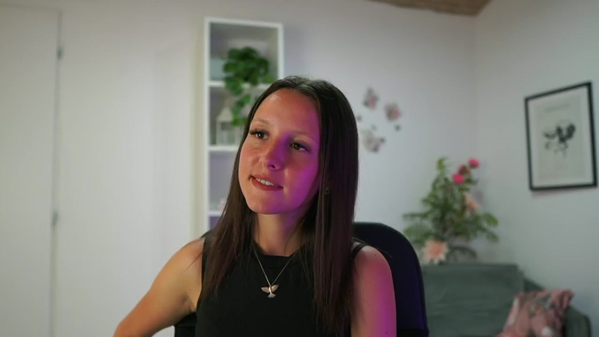 Gallery image thumbnail from Melissa__More's myfreecams stream on, 08/17/2024, 09:44 image 10 of 20