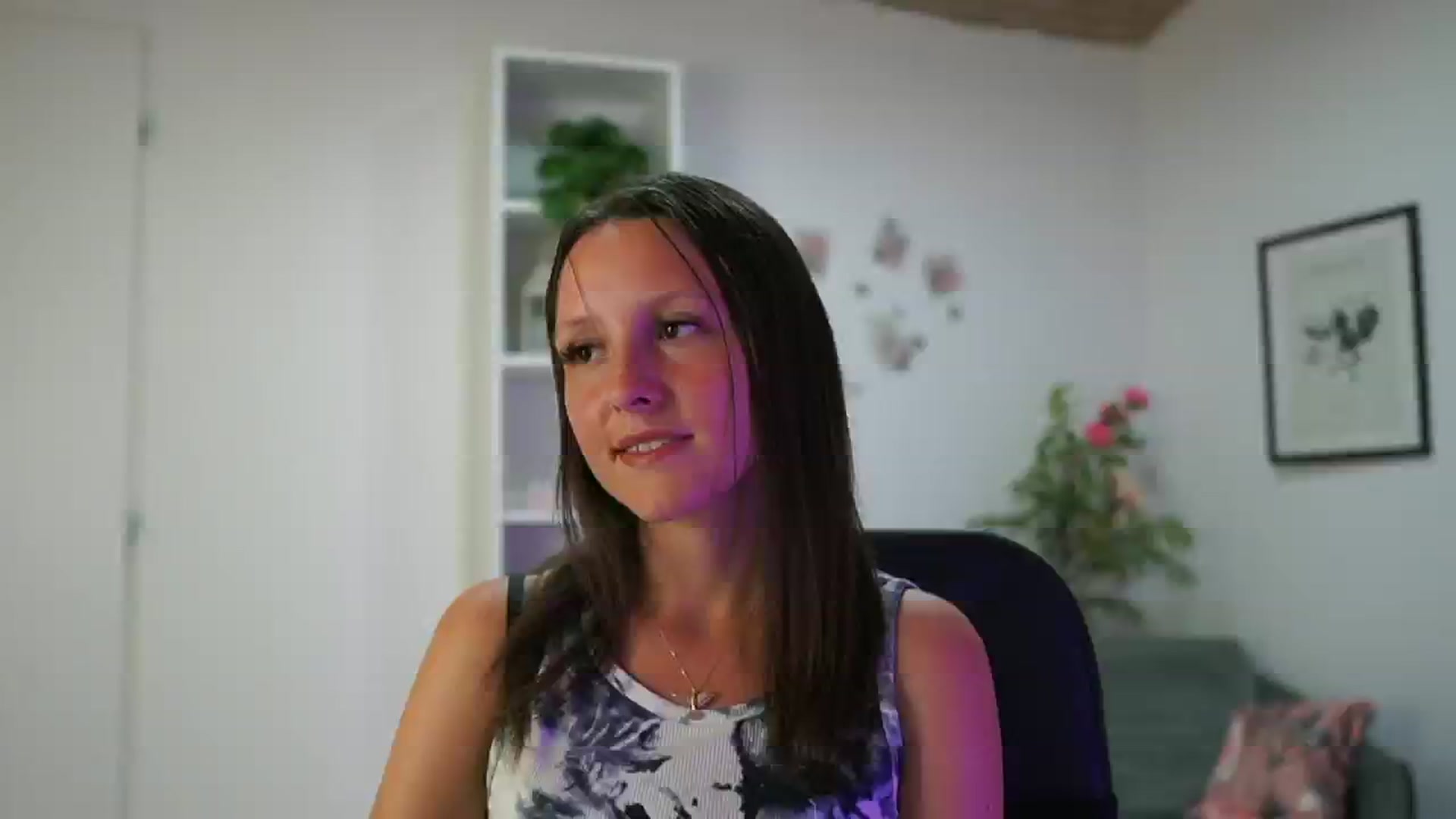 Gallery image thumbnail from Melissa__More's myfreecams stream on, 08/18/2024, 09:46 image 11 of 20