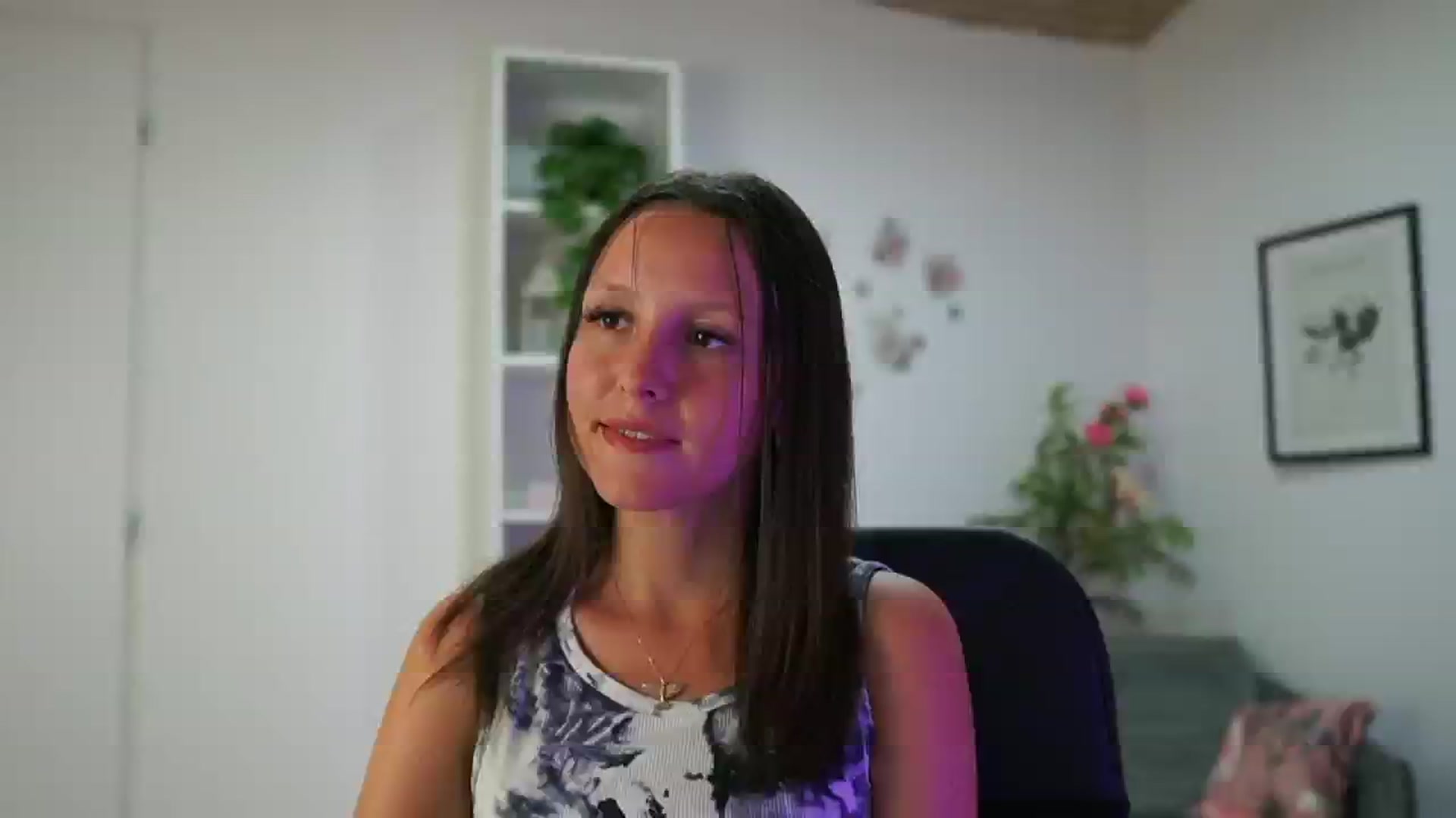 Gallery image thumbnail from Melissa__More's myfreecams stream on, 08/18/2024, 09:46 image 7 of 20