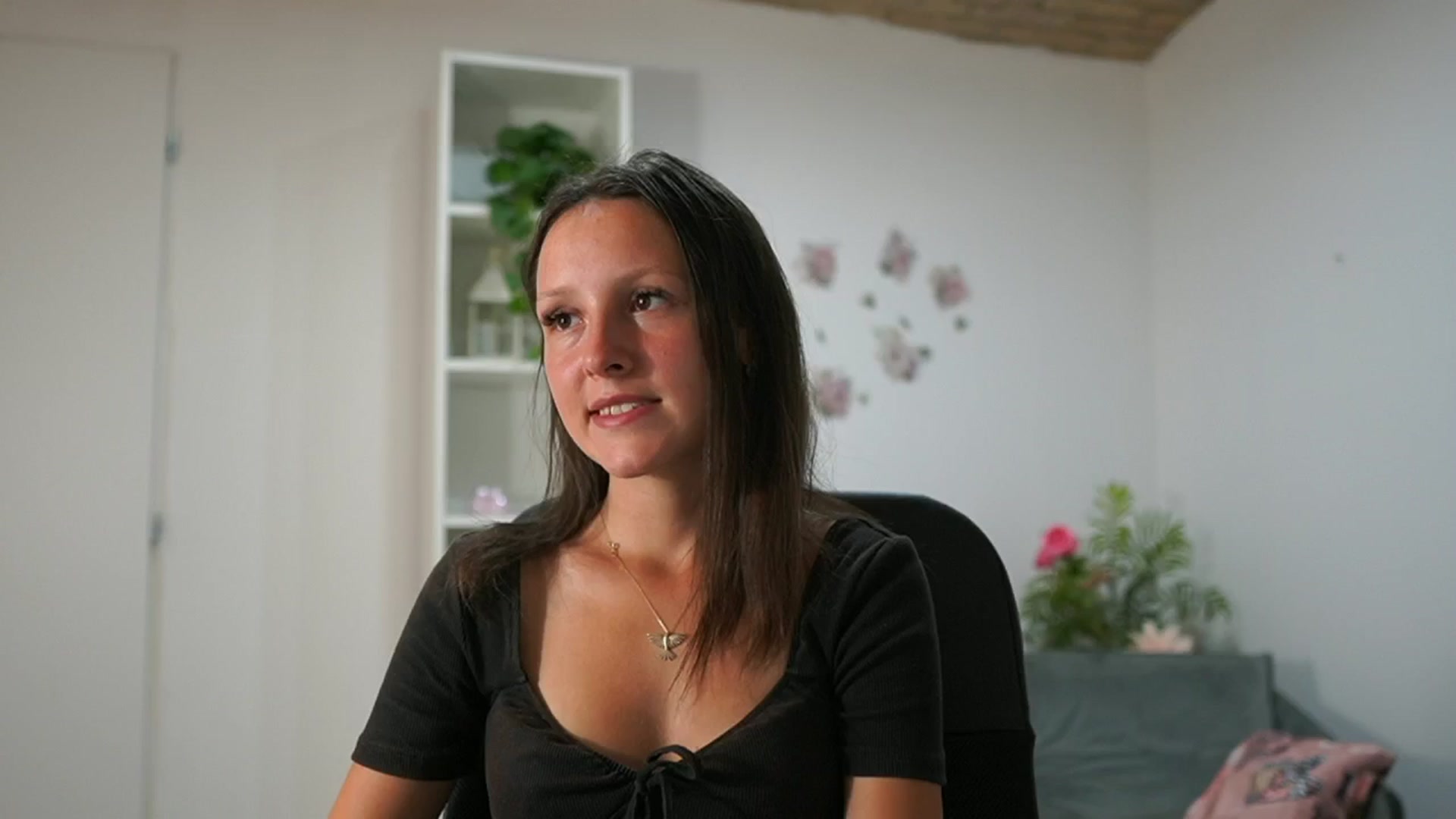 Gallery image thumbnail from Melissa__More's myfreecams stream on, 08/29/2024, 09:21 image 10 of 20