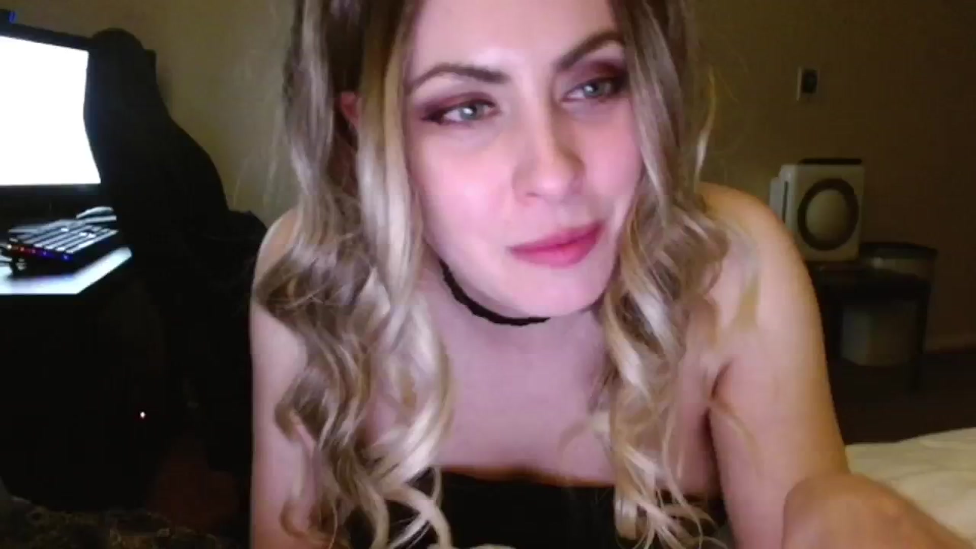 Gallery image thumbnail from Melissainlove's myfreecams stream on, 03/31/2025, 02:58 image 3 of 20