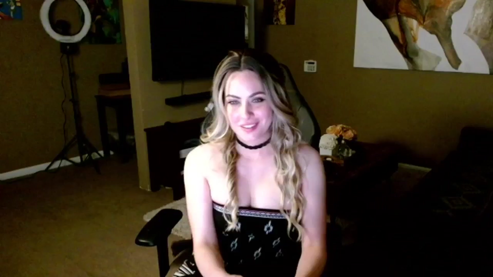 Gallery image thumbnail from Melissainlove's myfreecams stream on, 05/15/2025, 04:35 image 15 of 20