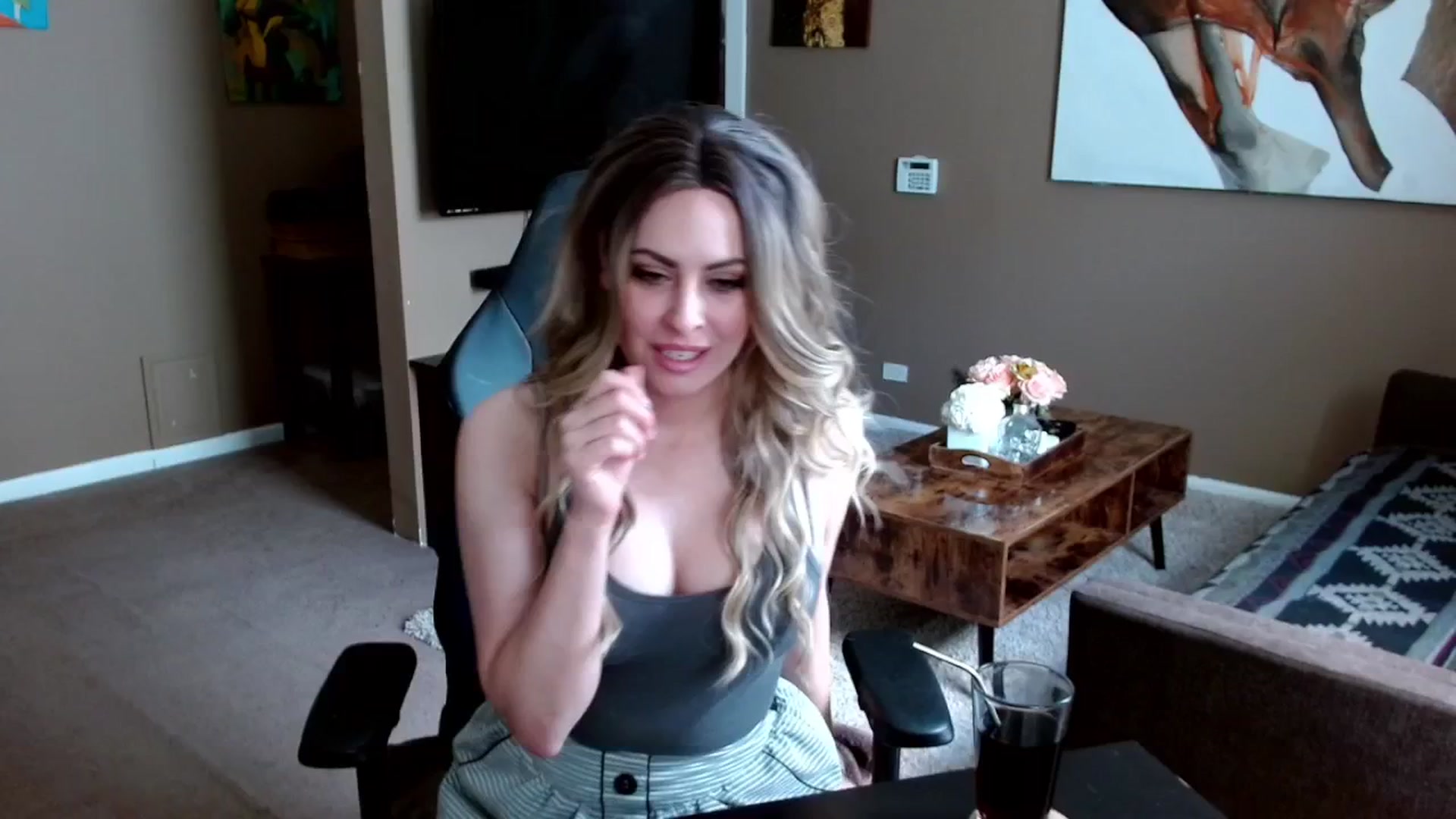 Gallery image thumbnail from Melissainlove's myfreecams stream on, 05/16/2025, 18:10 image 2 of 20