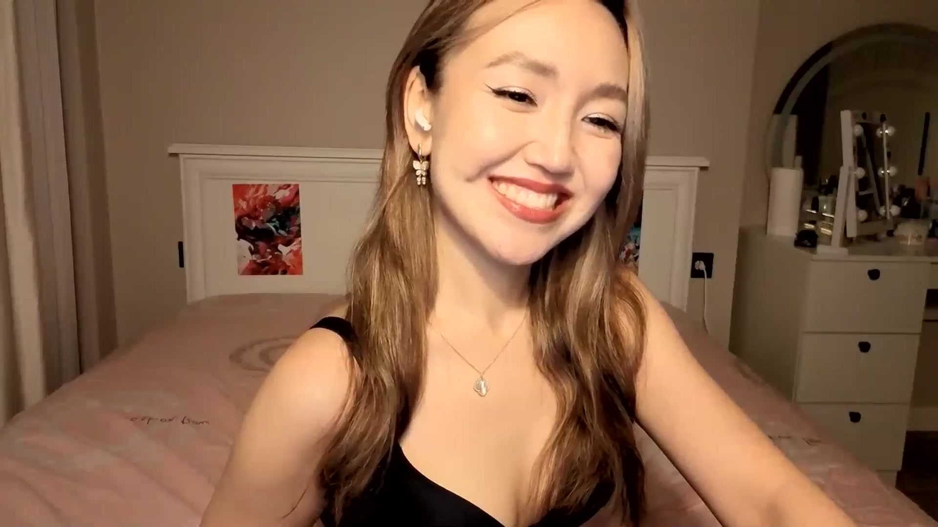 Gallery image thumbnail from Mellifluous_'s myfreecams stream on, 10/19/2025, 08:11 image 8 of 20