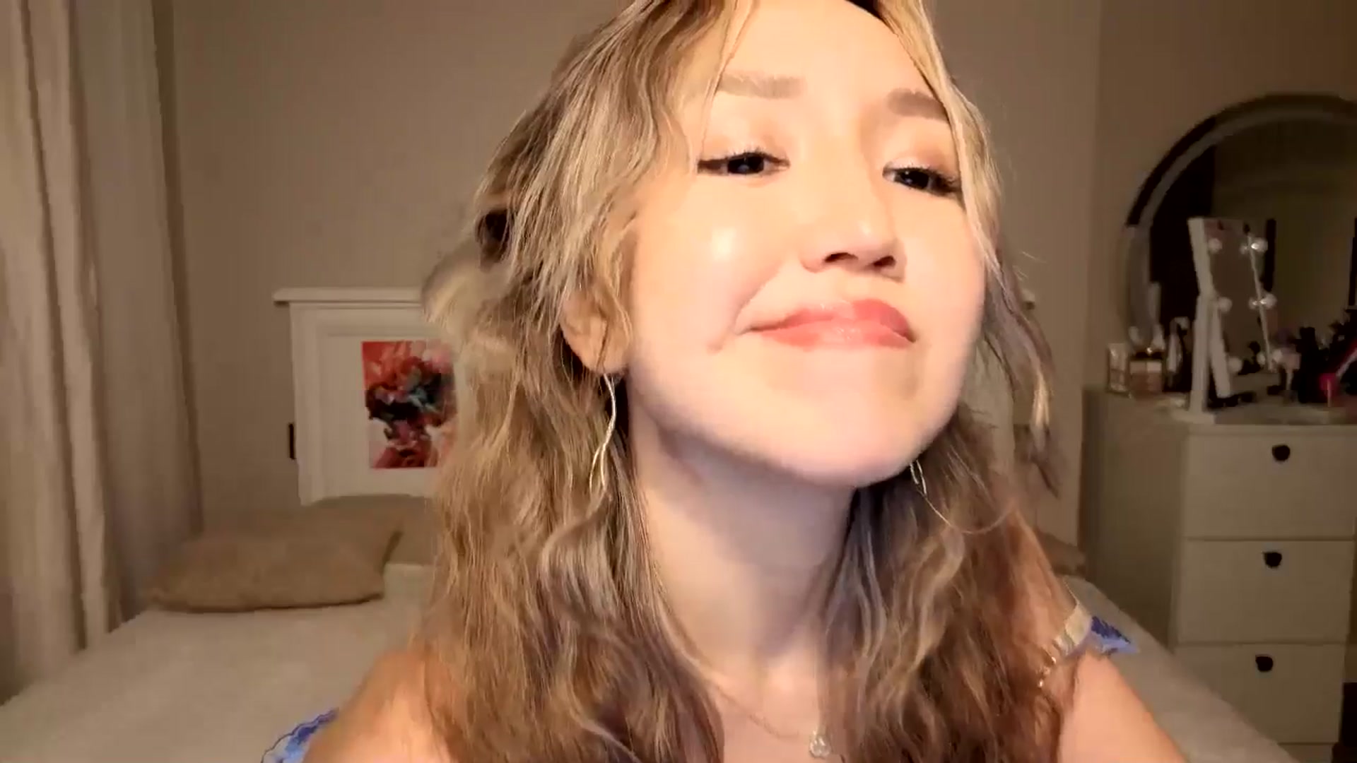 Gallery image thumbnail from Mellifluous_'s myfreecams stream on, 10/25/2025, 11:45 image 15 of 20