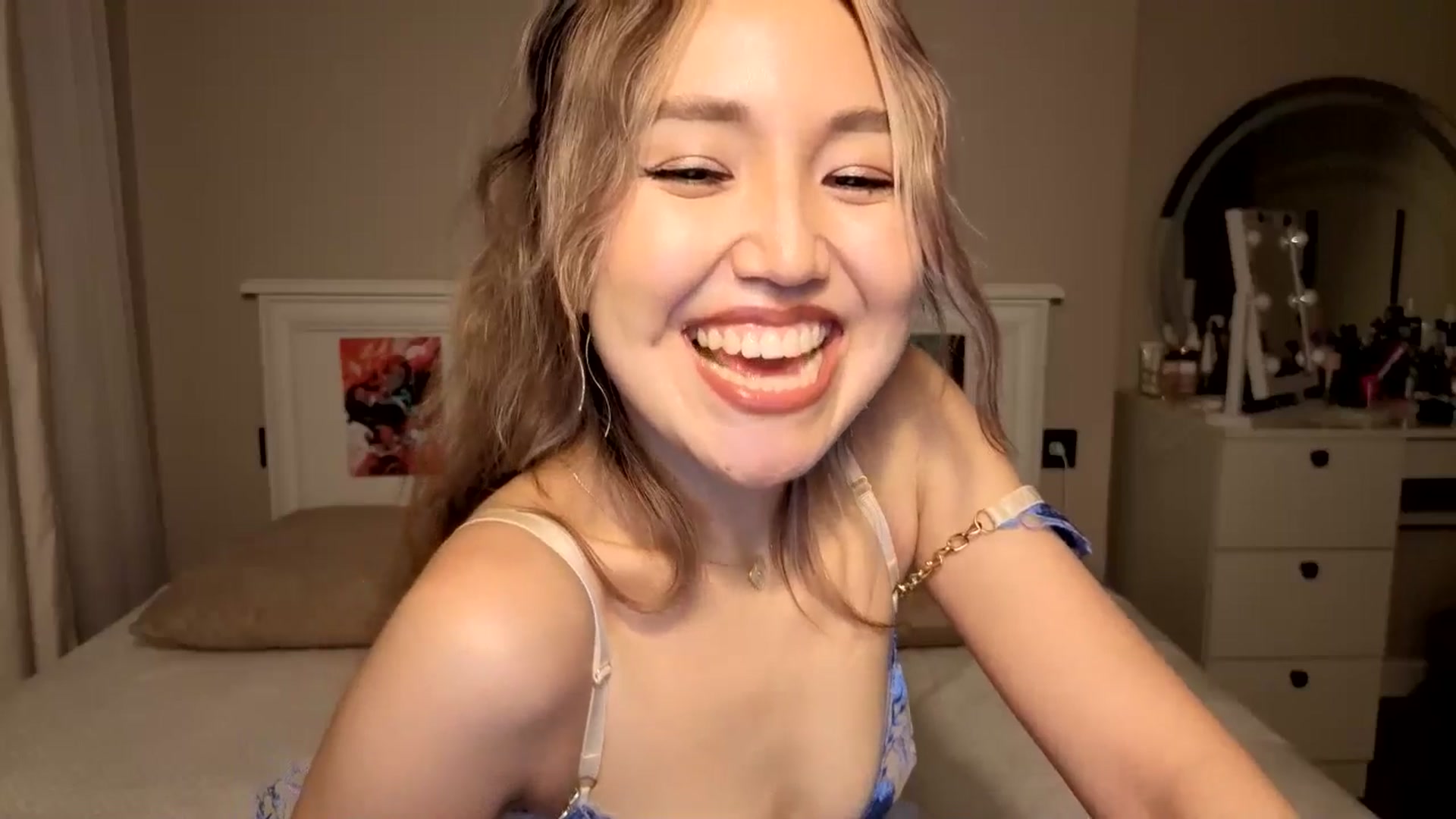Gallery image thumbnail from Mellifluous_'s myfreecams stream on, 10/25/2025, 11:45 image 4 of 20