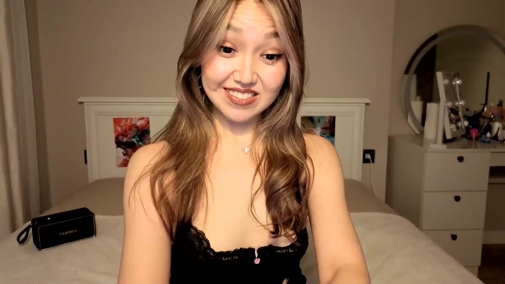Gallery image thumbnail from Mellifluous_'s myfreecams stream on, 10/31/2025, 07:00 image 11 of 20