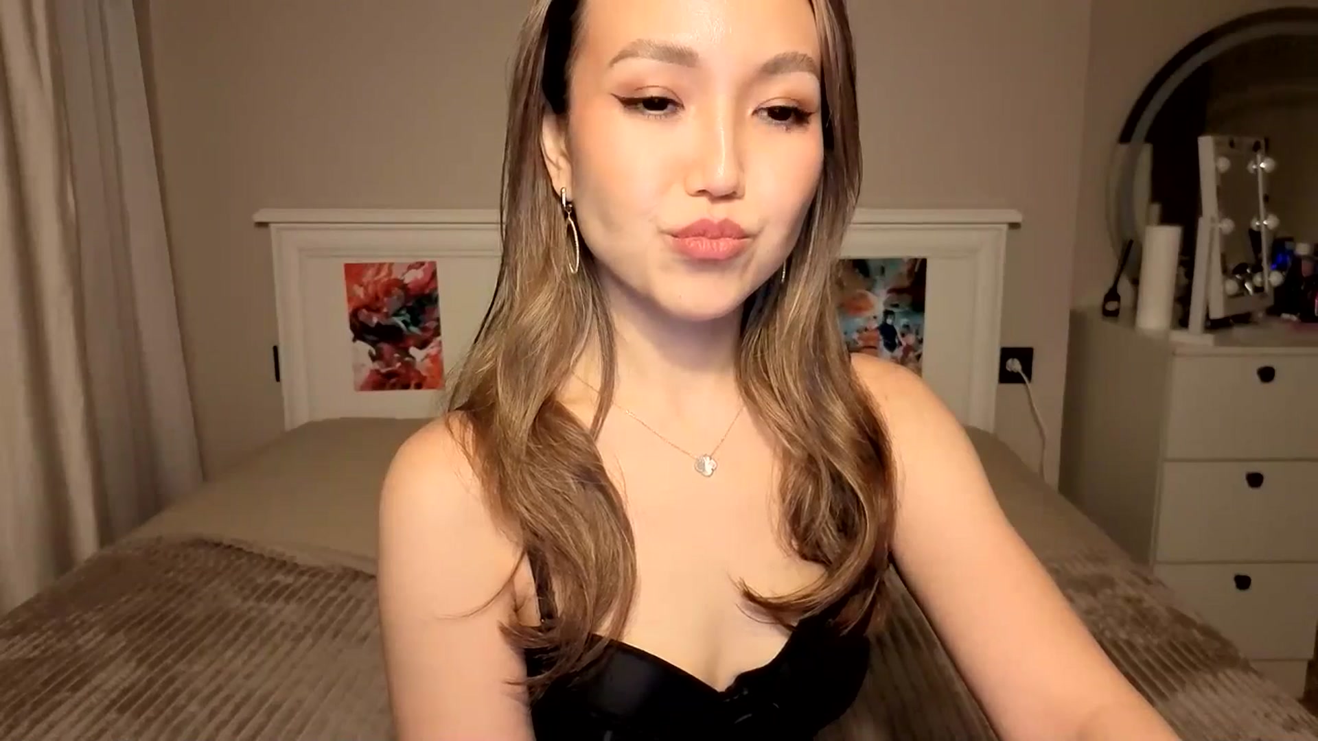 Gallery image thumbnail from Mellifluous_'s myfreecams stream on, 11/04/2025, 08:56 image 13 of 20