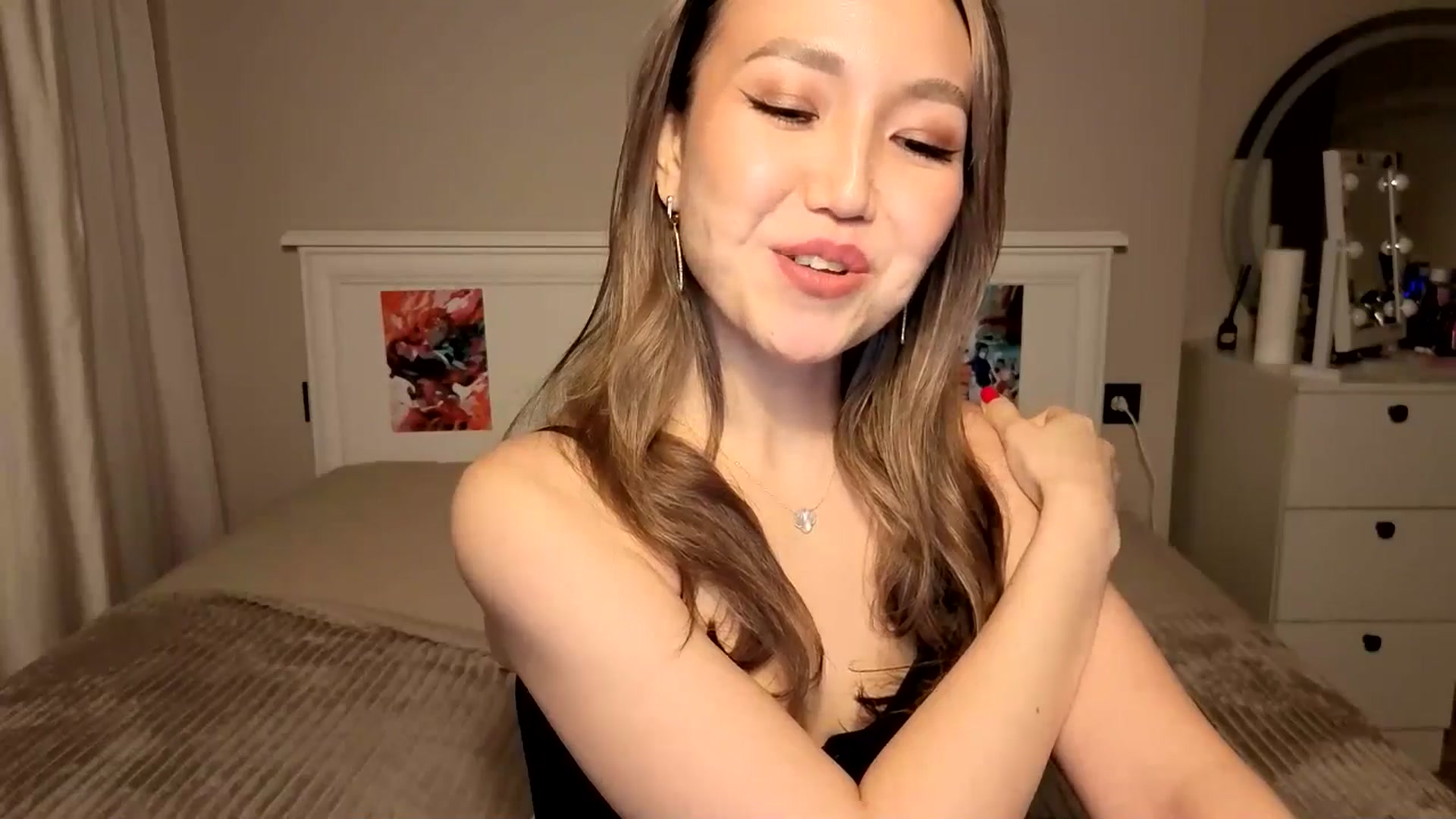 Gallery image thumbnail from Mellifluous_'s myfreecams stream on, 11/04/2025, 08:56 image 12 of 20