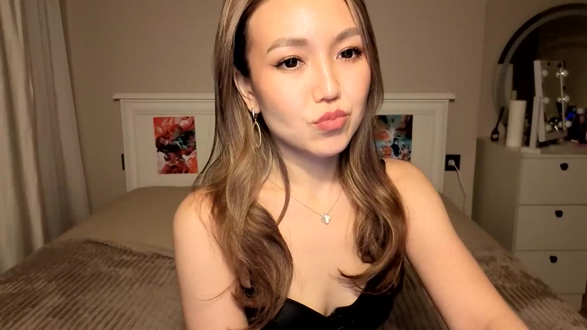 Gallery image thumbnail from Mellifluous_'s myfreecams stream on, 11/04/2025, 08:56 image 19 of 20