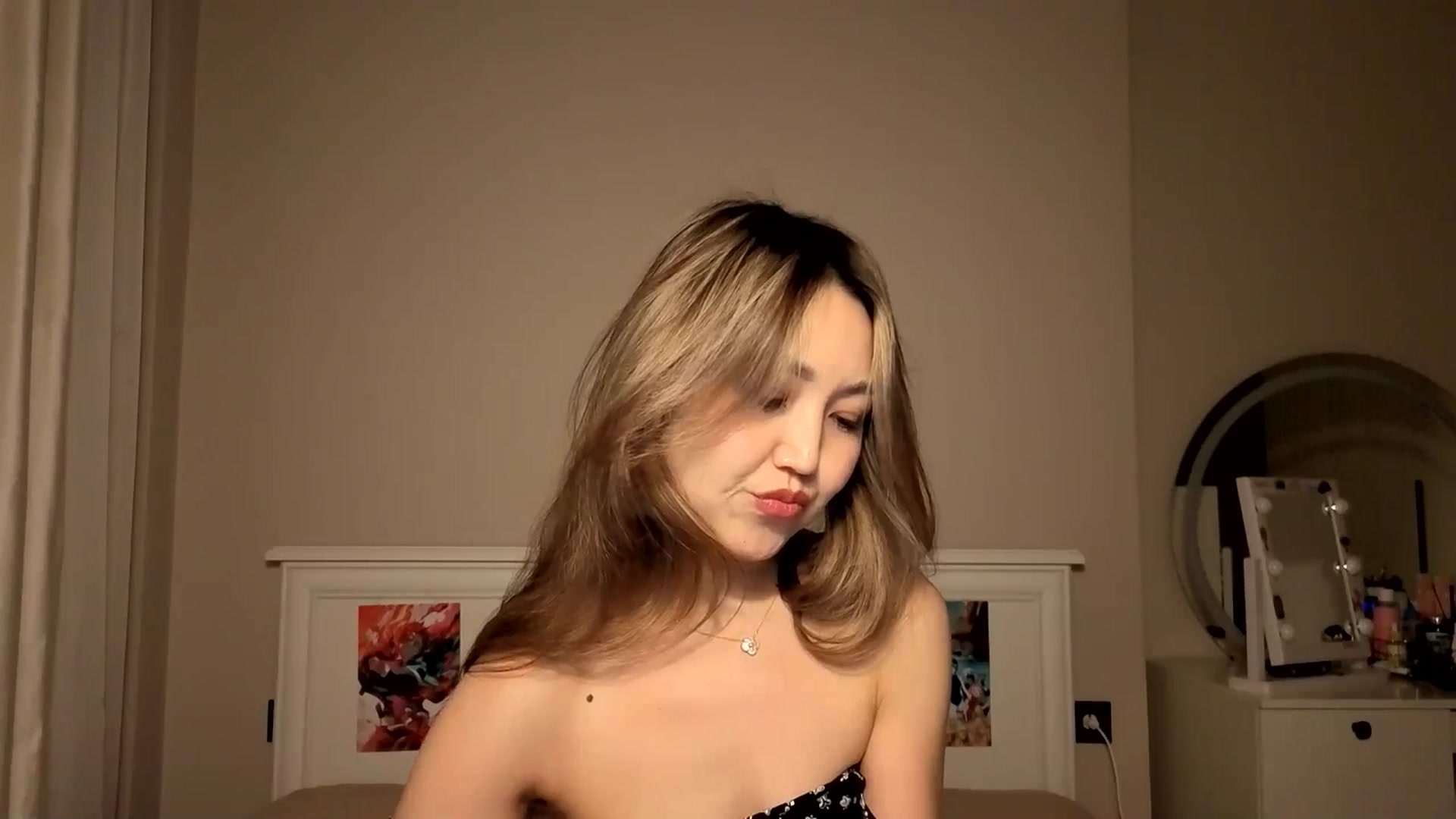 Gallery image thumbnail from Mellifluous_'s myfreecams stream on, 11/11/2025, 10:50 image 17 of 20