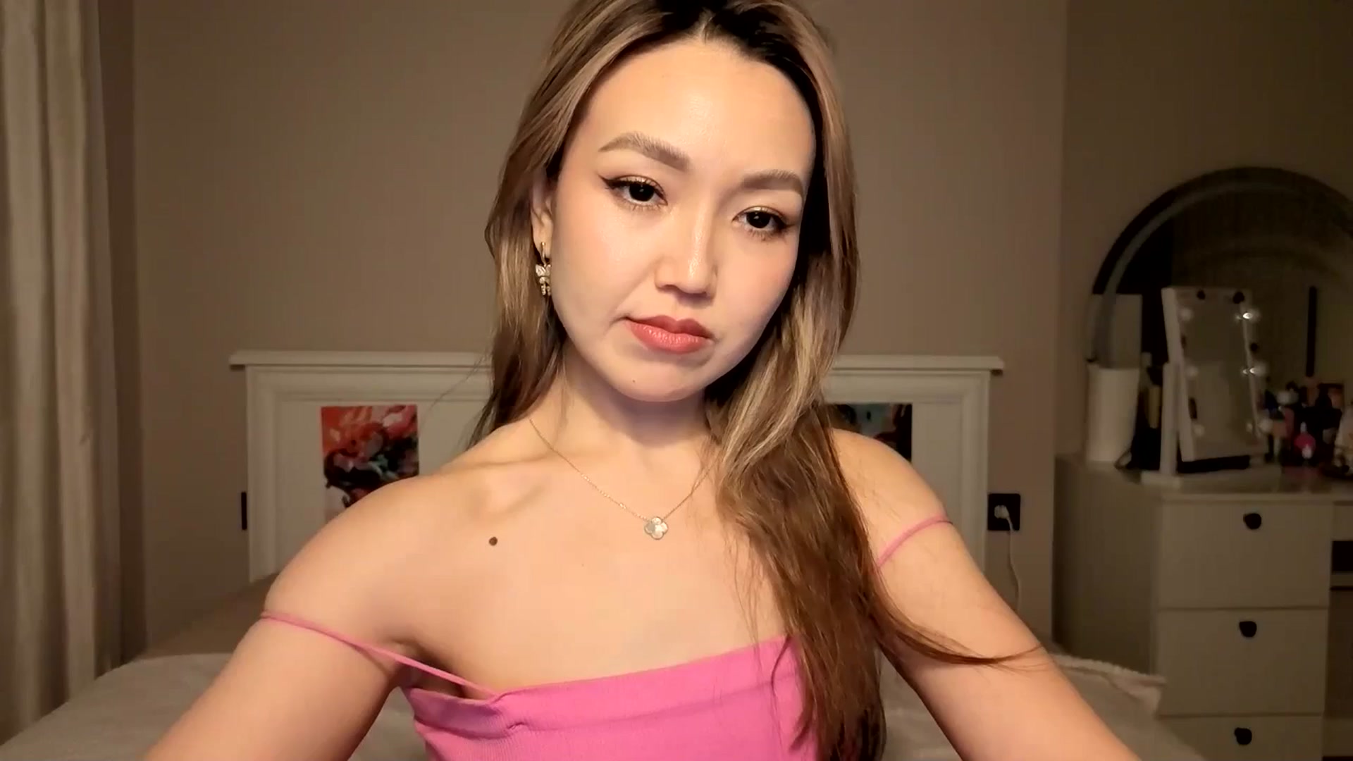 Gallery image thumbnail from Mellifluous_'s myfreecams stream on, 11/12/2025, 07:01 image 1 of 20