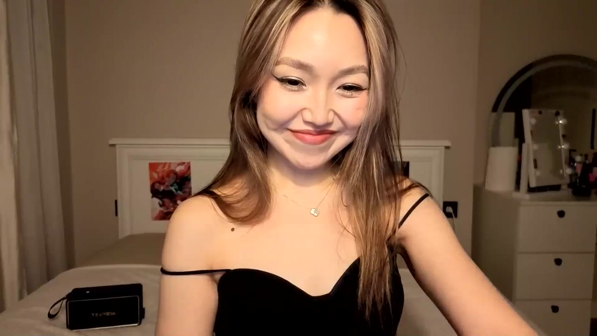 Gallery image thumbnail from Mellifluous_'s myfreecams stream on, 11/13/2025, 03:45 image 11 of 20