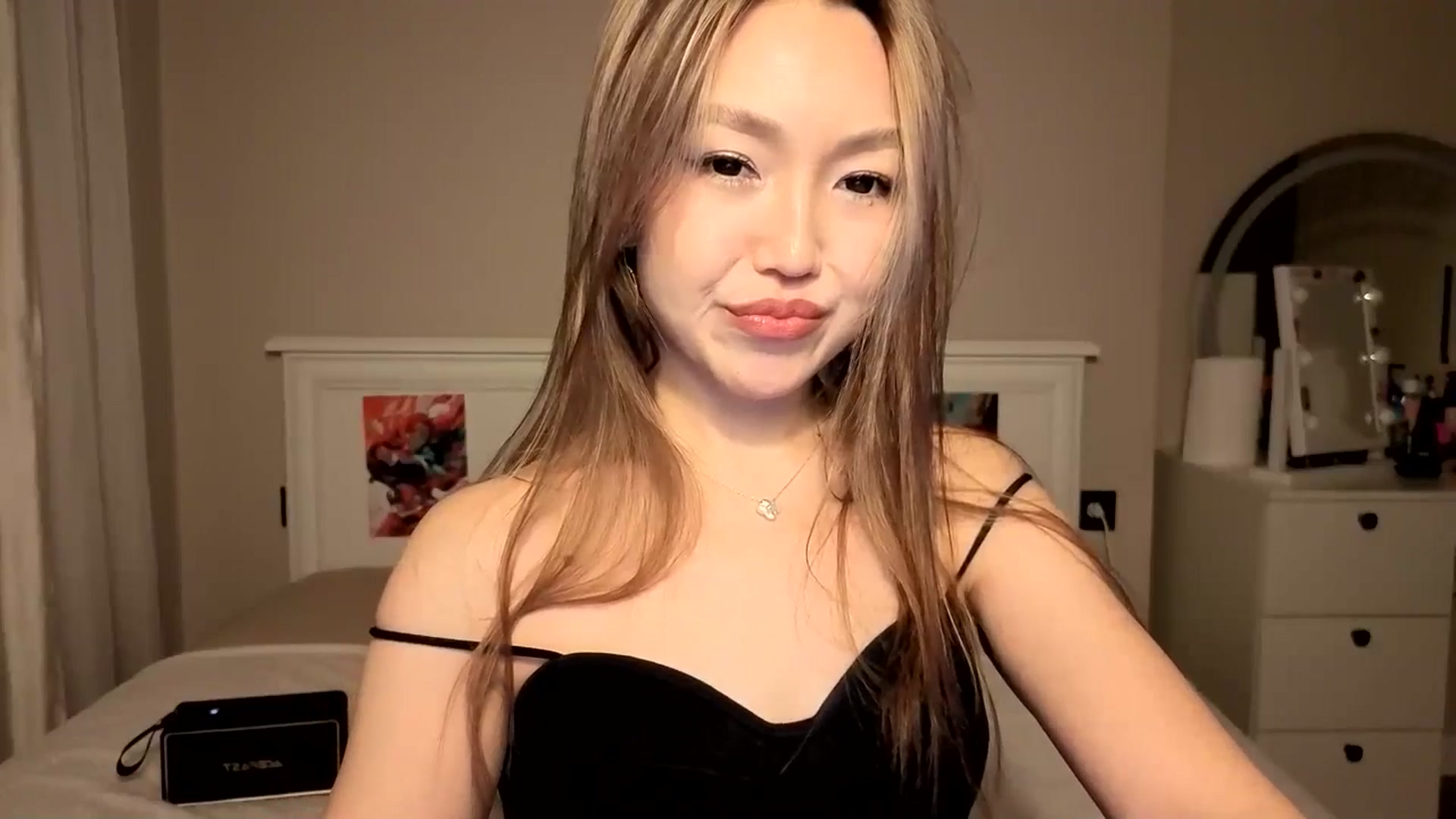 Gallery image thumbnail from Mellifluous_'s myfreecams stream on, 11/13/2025, 03:45 image 15 of 20