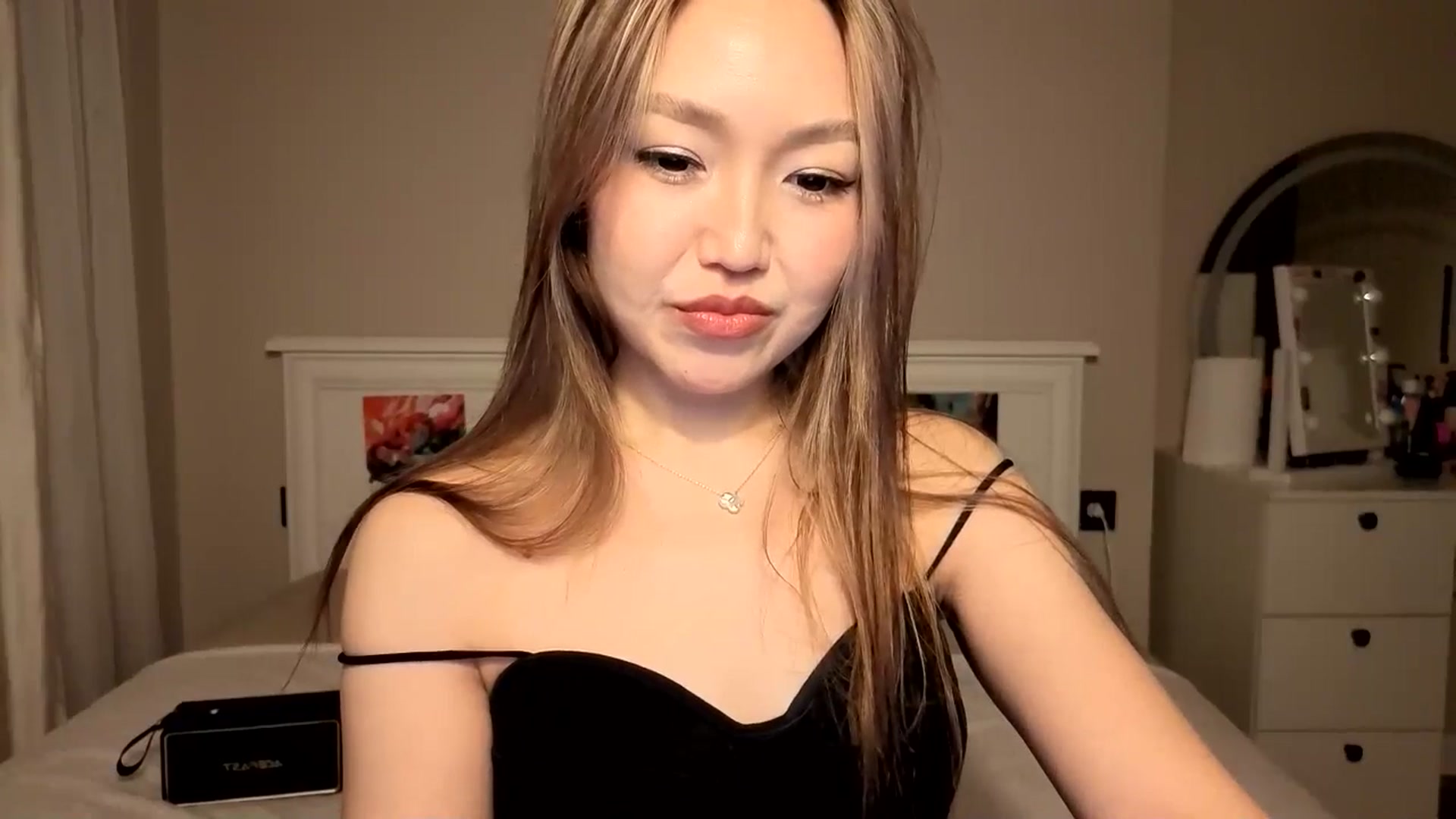 Gallery image thumbnail from Mellifluous_'s myfreecams stream on, 11/13/2025, 03:45 image 14 of 20