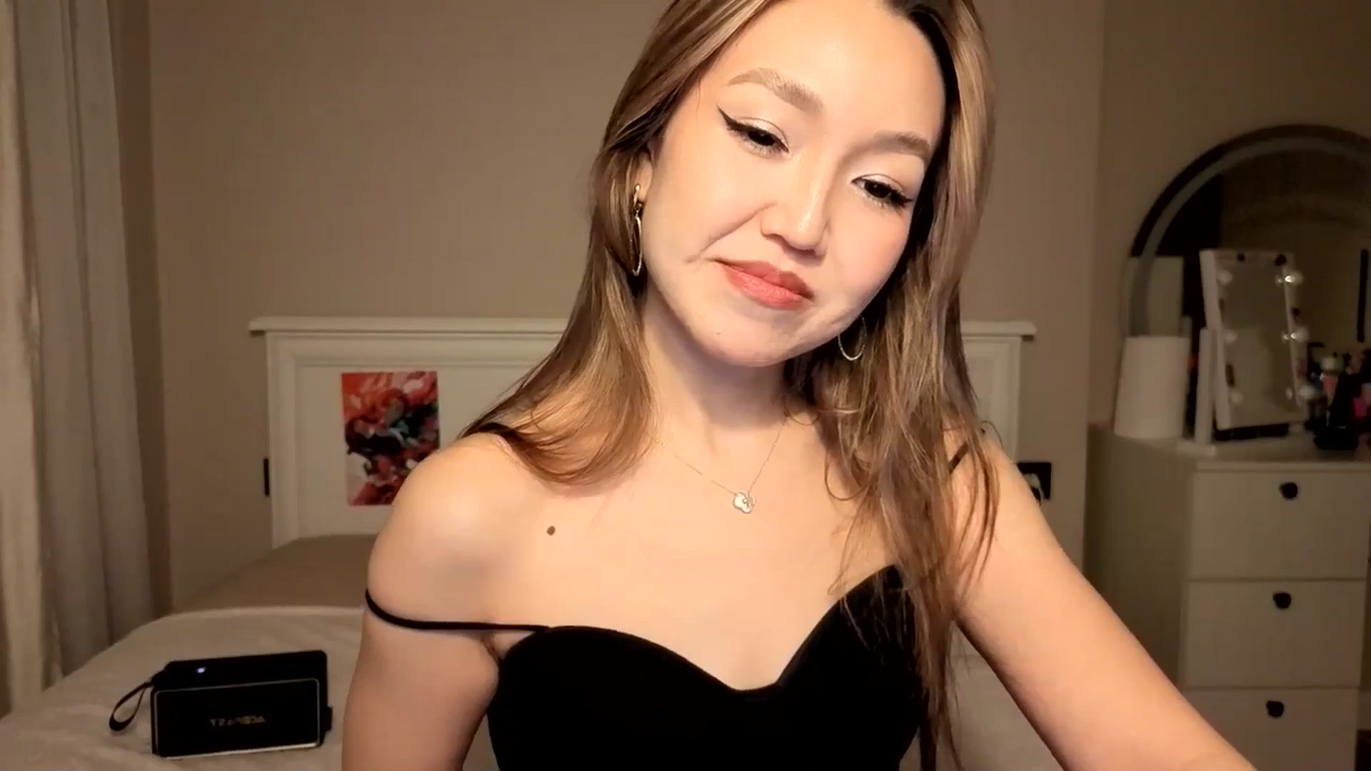 Gallery image thumbnail from Mellifluous_'s myfreecams stream on, 11/13/2025, 03:45 image 10 of 20
