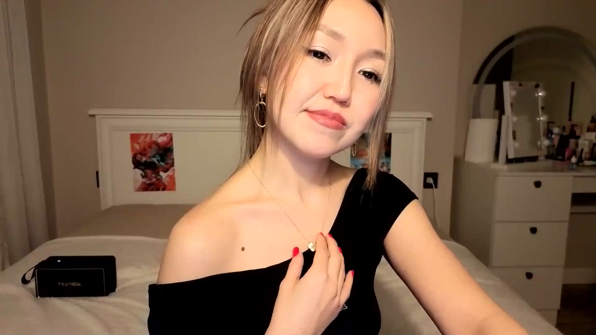 Gallery image thumbnail from Mellifluous_'s myfreecams stream on, 11/13/2025, 08:10 image 8 of 20