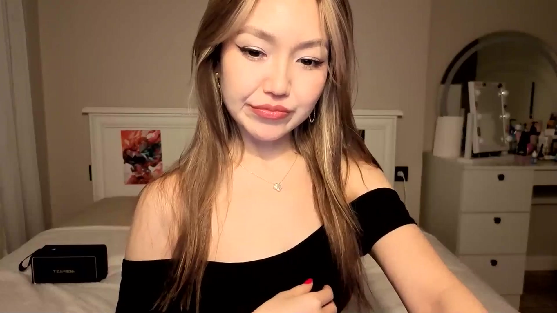 Gallery image thumbnail from Mellifluous_'s myfreecams stream on, 11/13/2025, 08:10 image 13 of 20