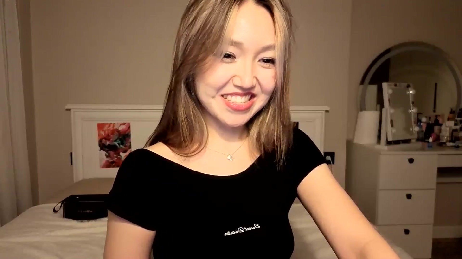 Gallery image thumbnail from Mellifluous_'s myfreecams stream on, 11/13/2025, 09:46 image 15 of 20