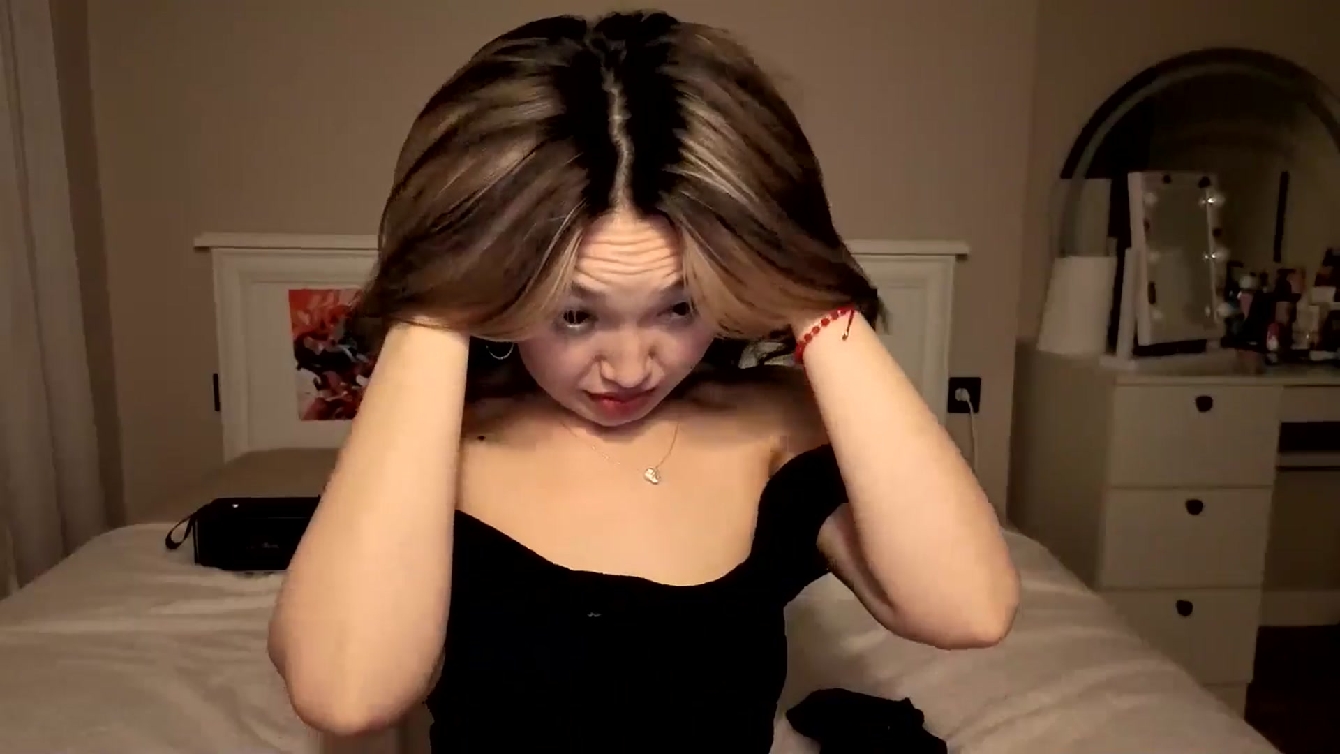 Gallery image thumbnail from Mellifluous_'s myfreecams stream on, 11/13/2025, 09:46 image 4 of 20
