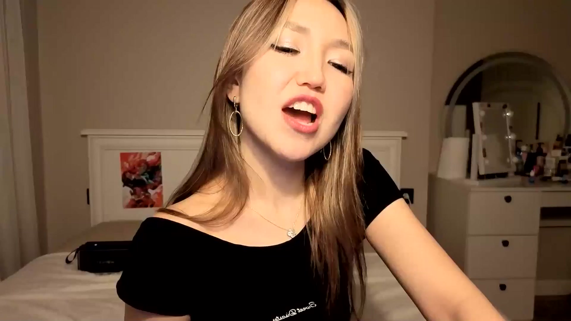 Gallery image thumbnail from Mellifluous_'s myfreecams stream on, 11/13/2025, 09:46 image 20 of 20