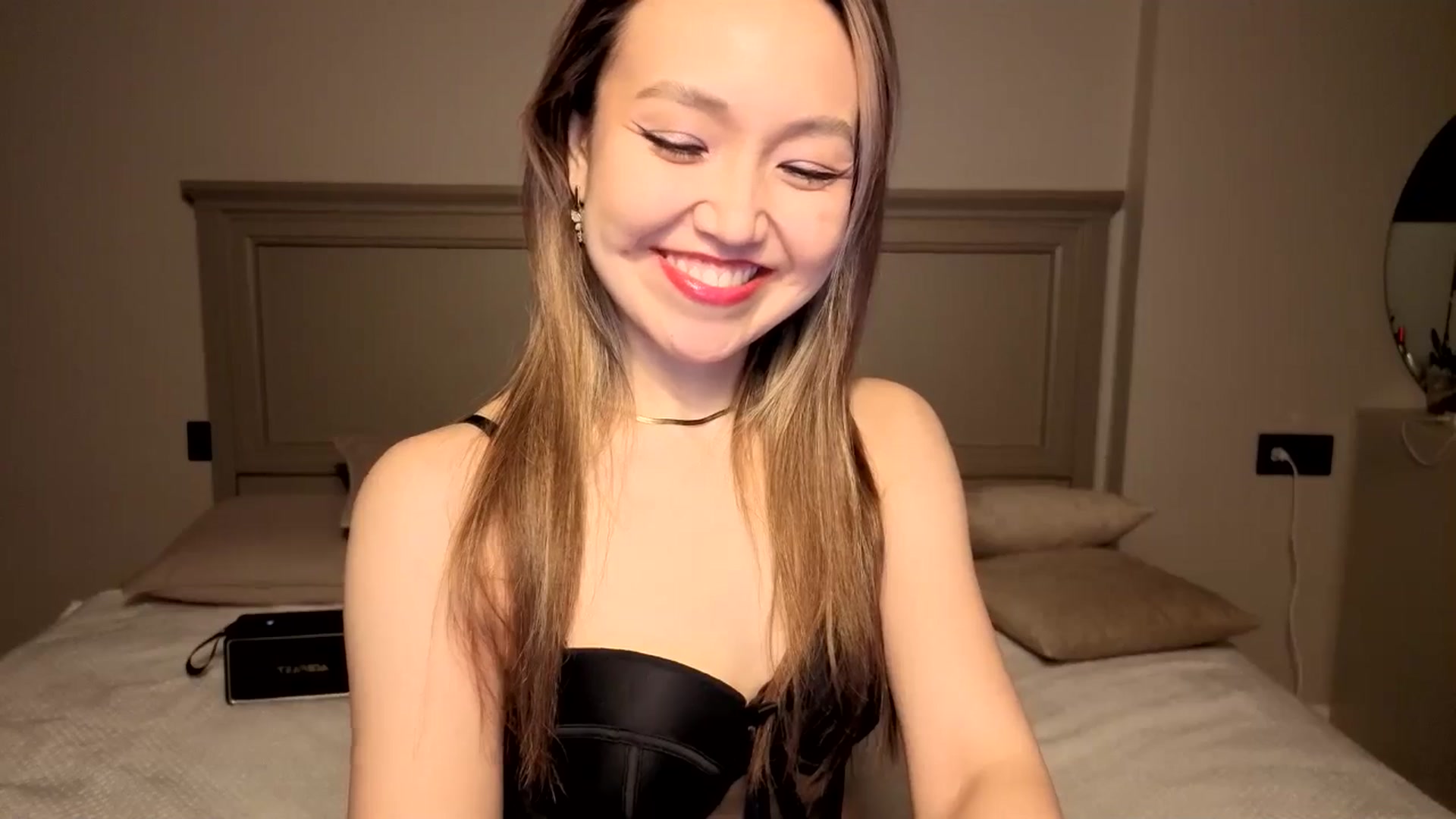 Gallery image thumbnail from Mellifluous_'s myfreecams stream on, 11/28/2025, 06:32 image 10 of 20