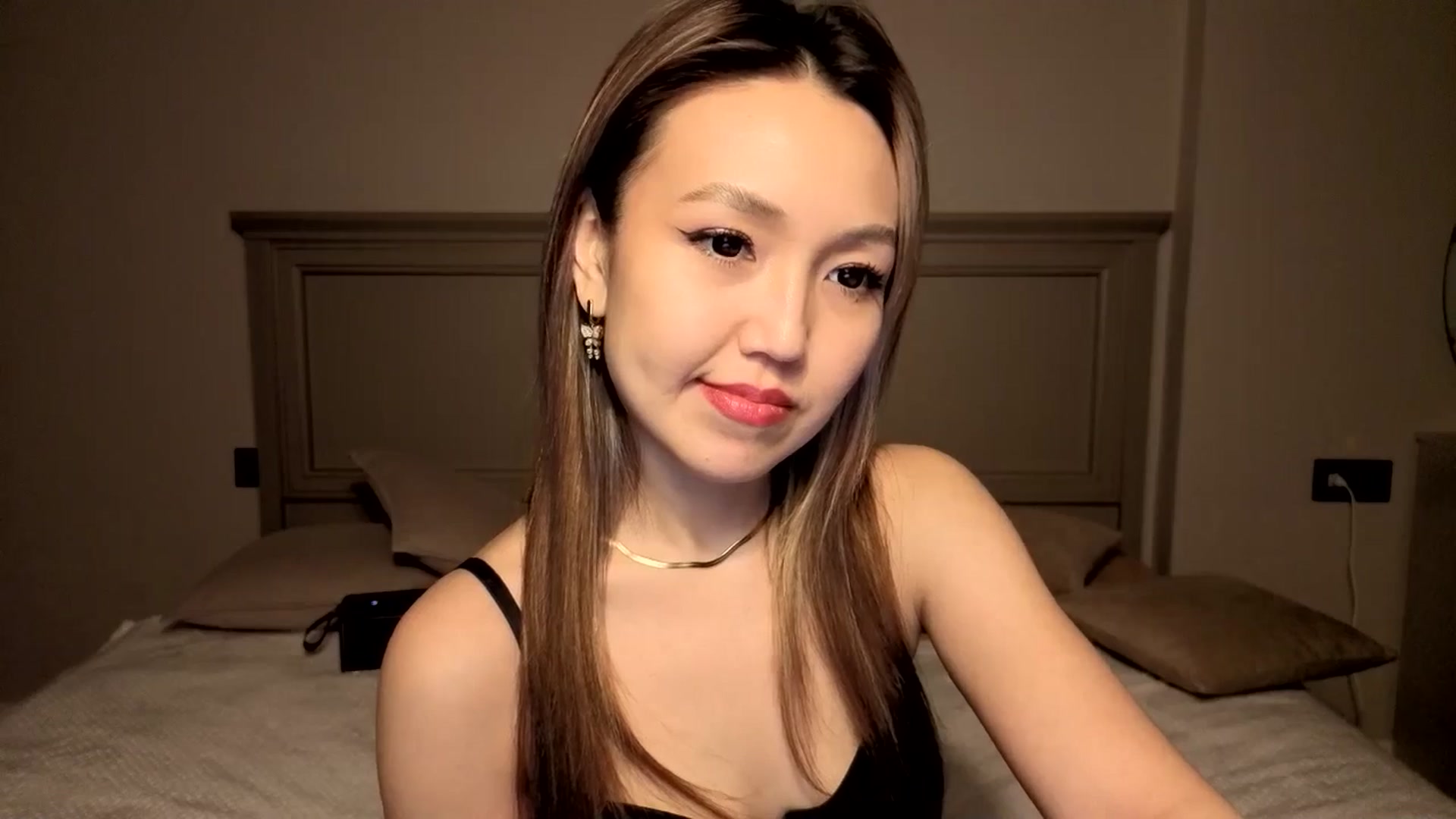 Gallery image thumbnail from Mellifluous_'s myfreecams stream on, 11/28/2025, 08:04 image 2 of 20