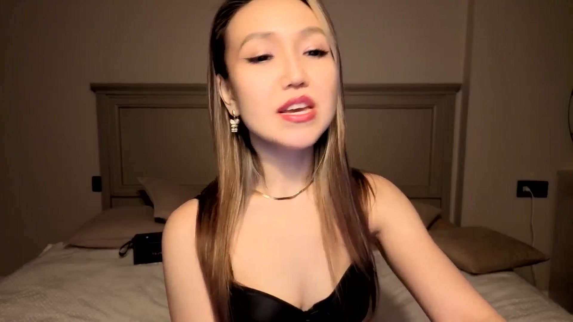 Gallery image thumbnail from Mellifluous_'s myfreecams stream on, 11/28/2025, 08:04 image 3 of 20