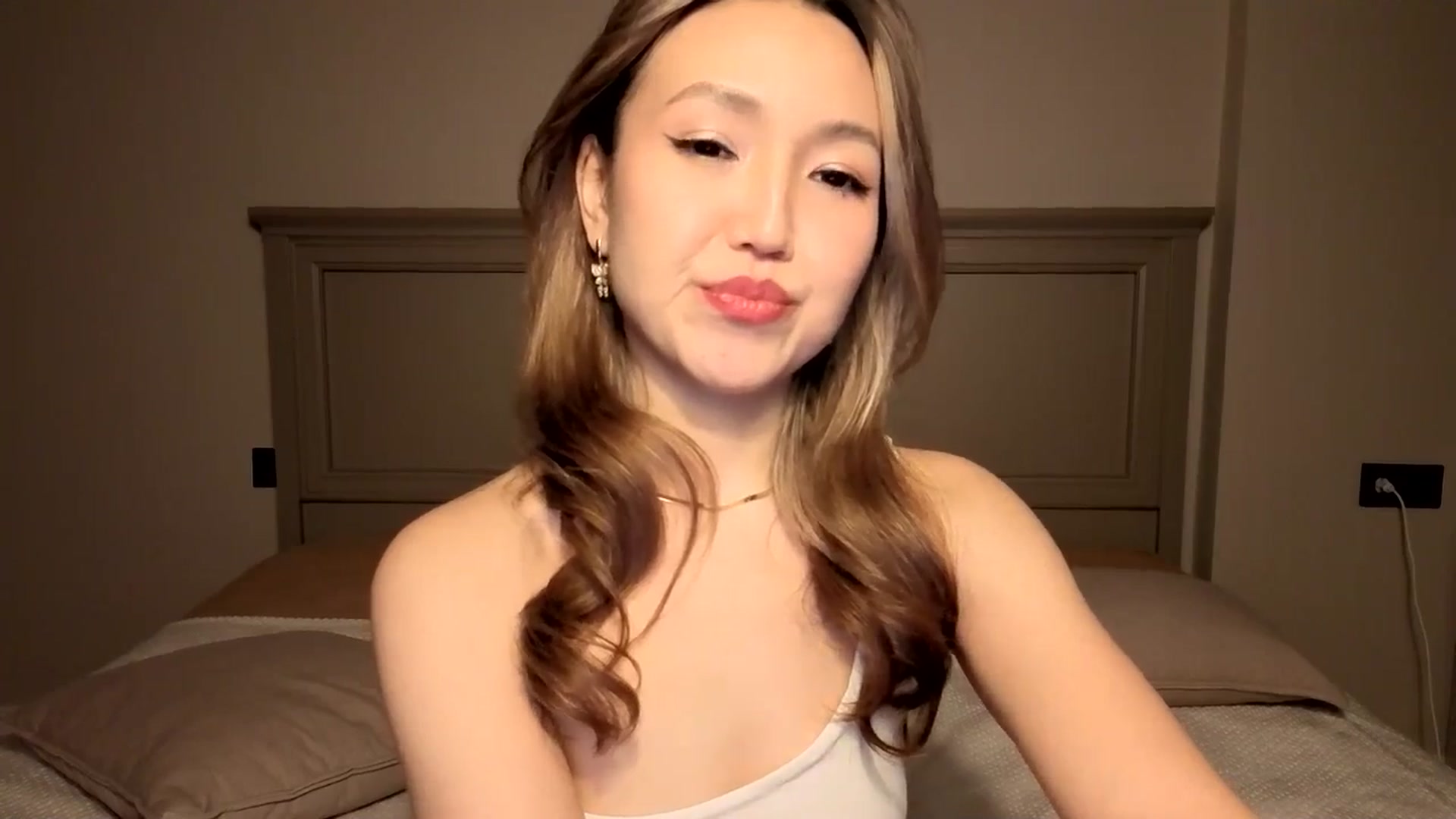 Gallery image thumbnail from Mellifluous_'s myfreecams stream on, 12/03/2025, 06:35 image 17 of 20