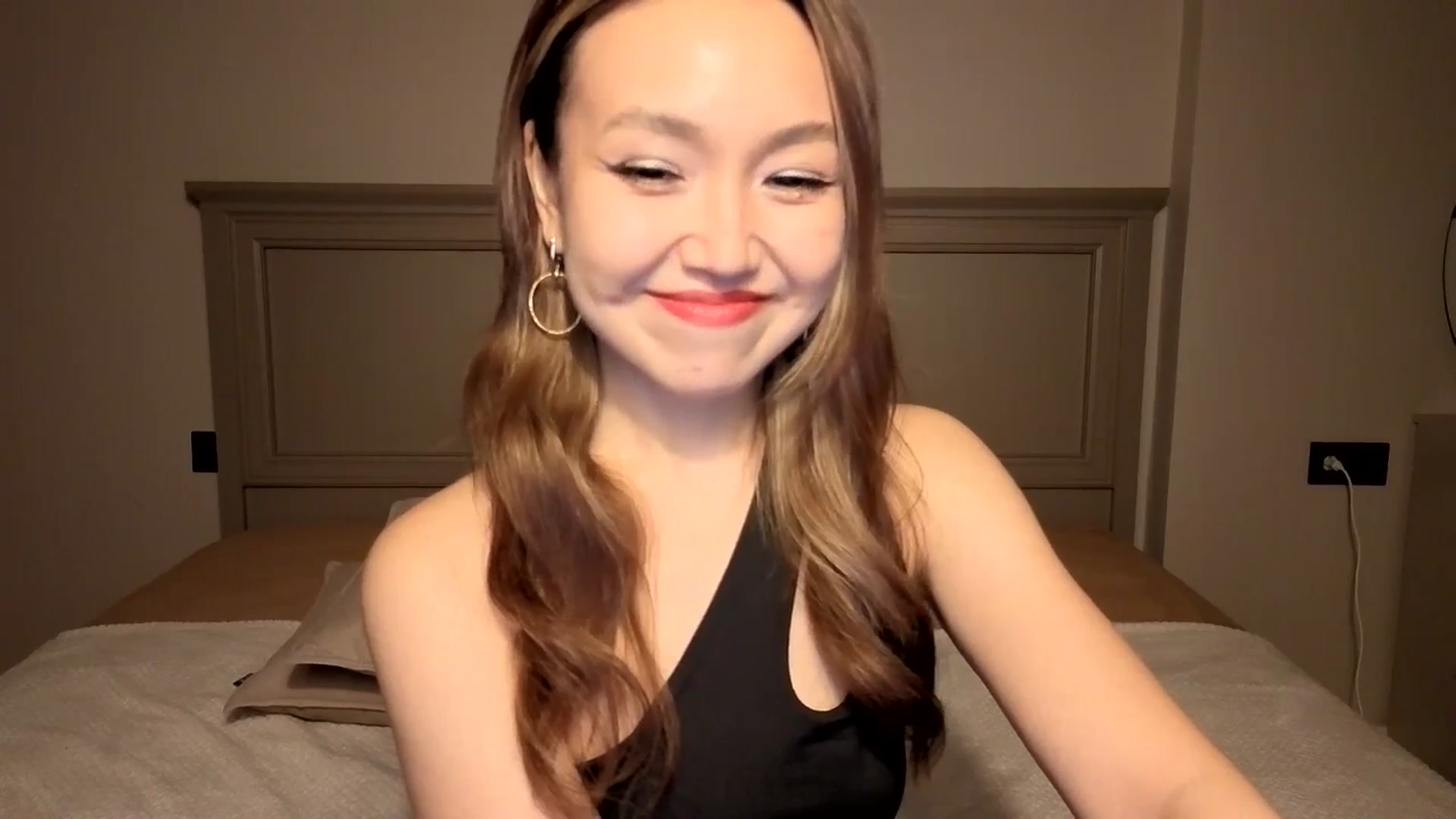 Gallery image thumbnail from Mellifluous_'s myfreecams stream on, 12/08/2025, 06:03 image 16 of 20