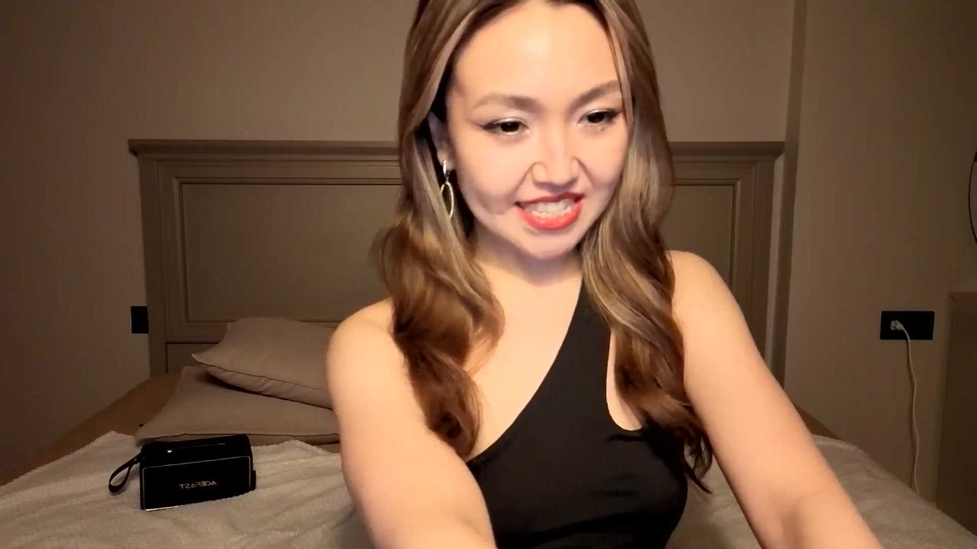 Gallery image thumbnail from Mellifluous_'s myfreecams stream on, 12/08/2025, 07:44 image 18 of 20