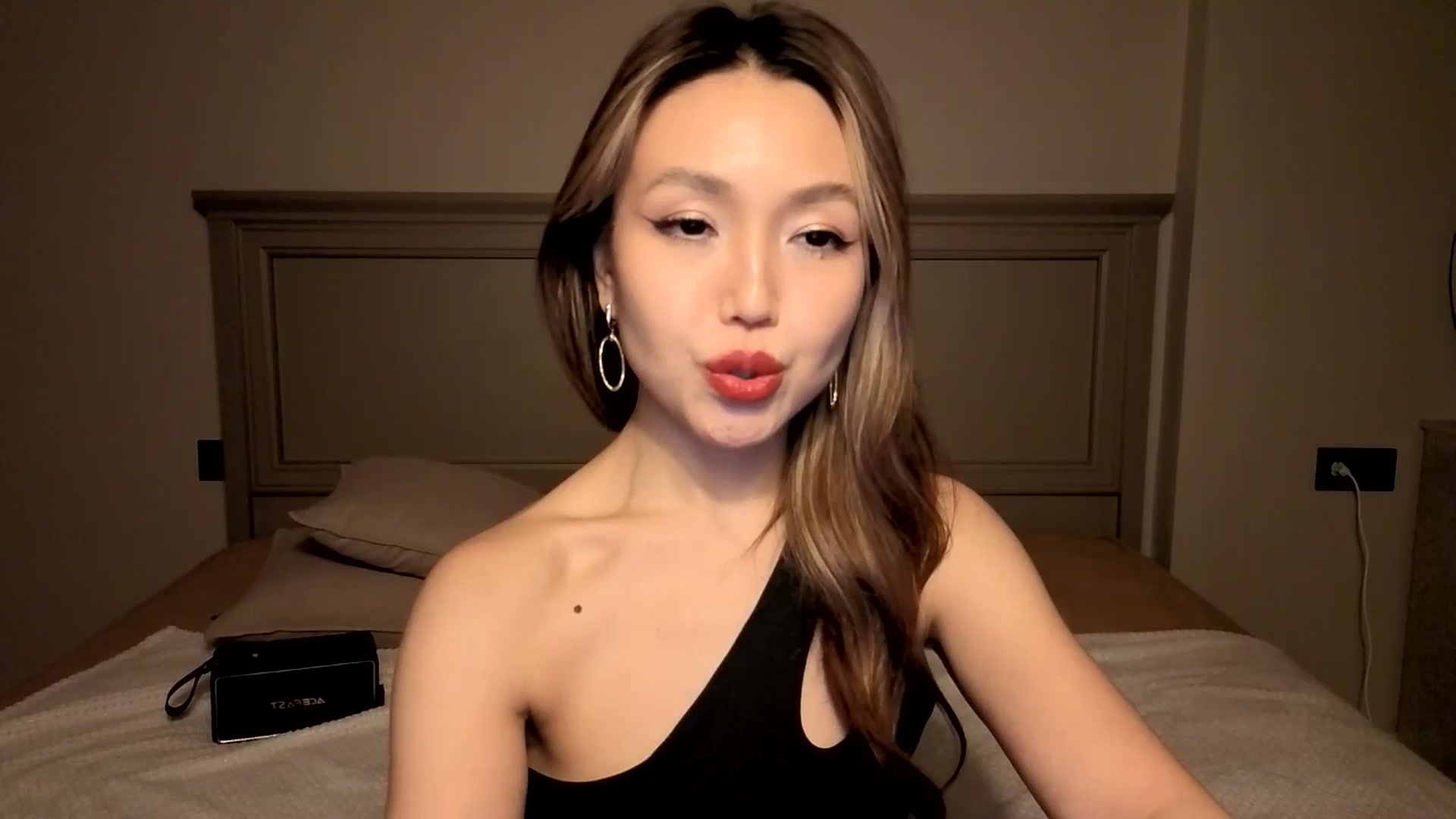 Gallery image thumbnail from Mellifluous_'s myfreecams stream on, 12/08/2025, 07:44 image 1 of 20