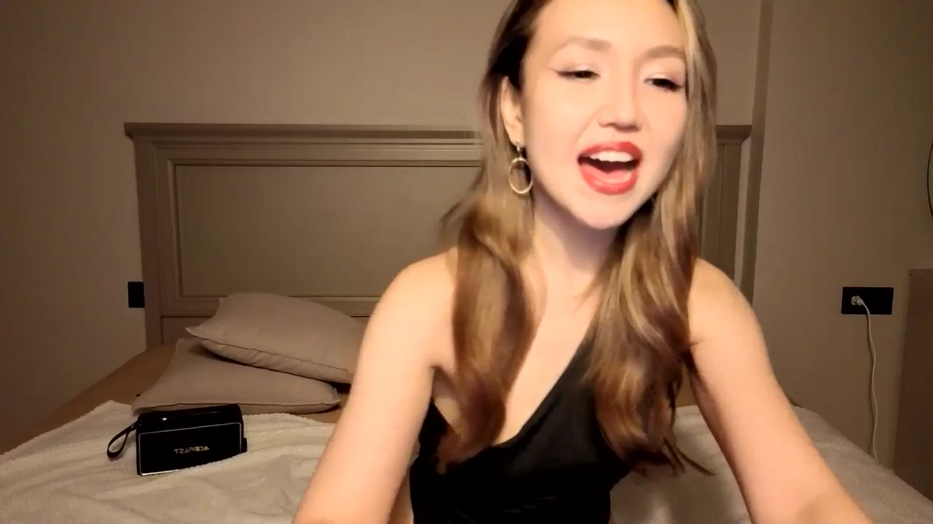 Gallery image thumbnail from Mellifluous_'s myfreecams stream on, 12/08/2025, 07:44 image 11 of 20